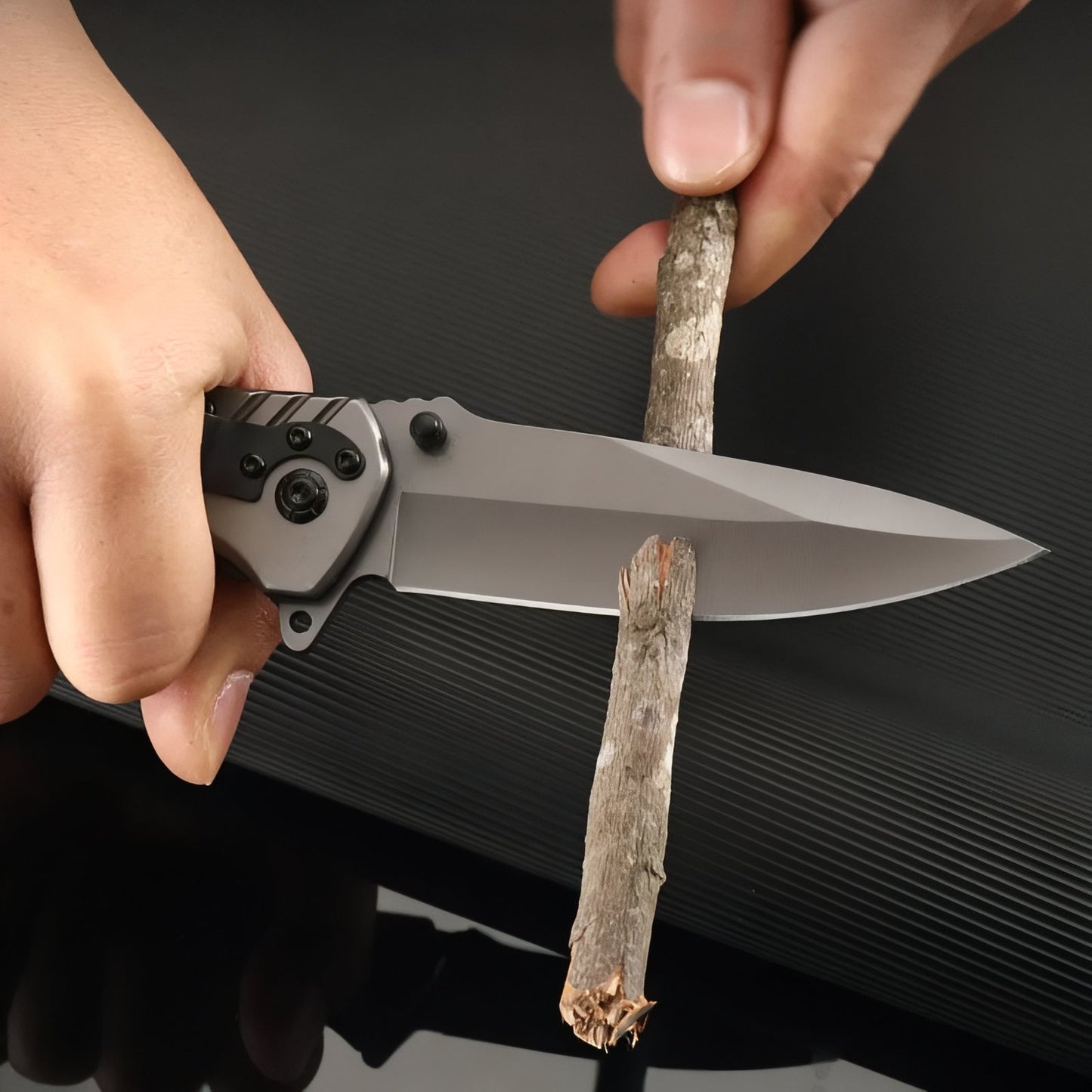 Couteau de Randonnée Pliant utilisation en extérieur - Noir et Gris