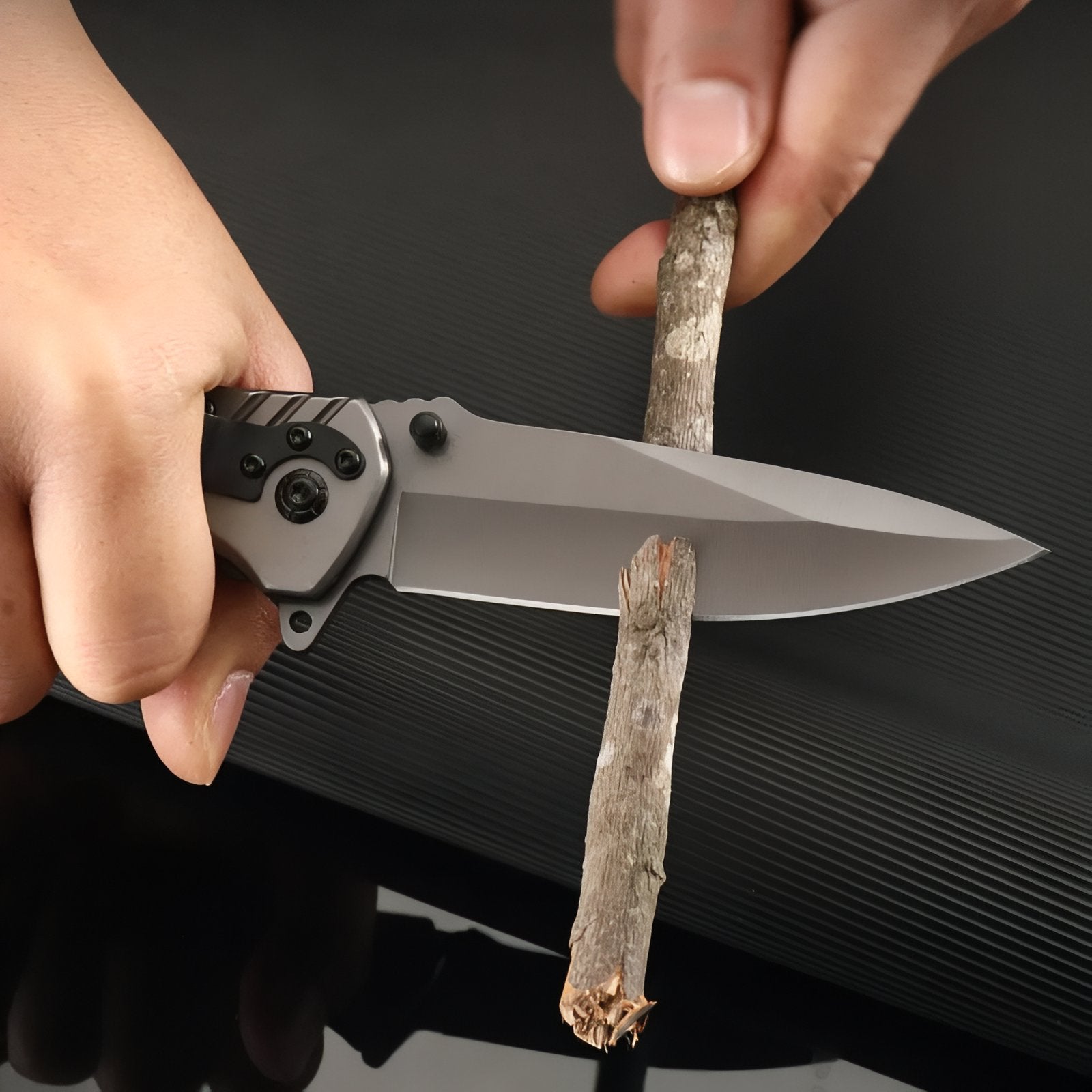Couteau de Randonnée Pliant utilisation en extérieur - Noir et Gris
