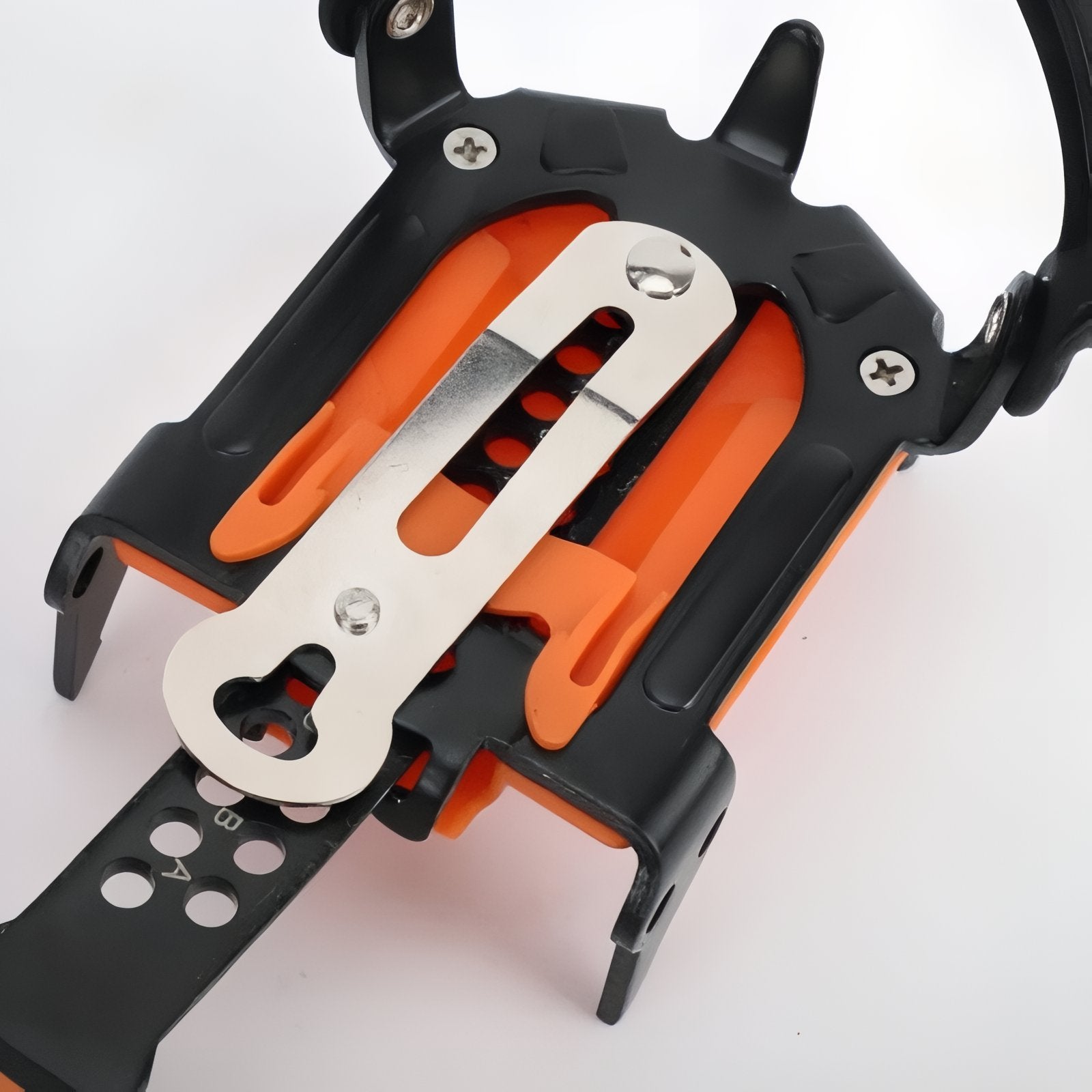 Crampons À Neige Randonnée gros plan partie métallique - Orange