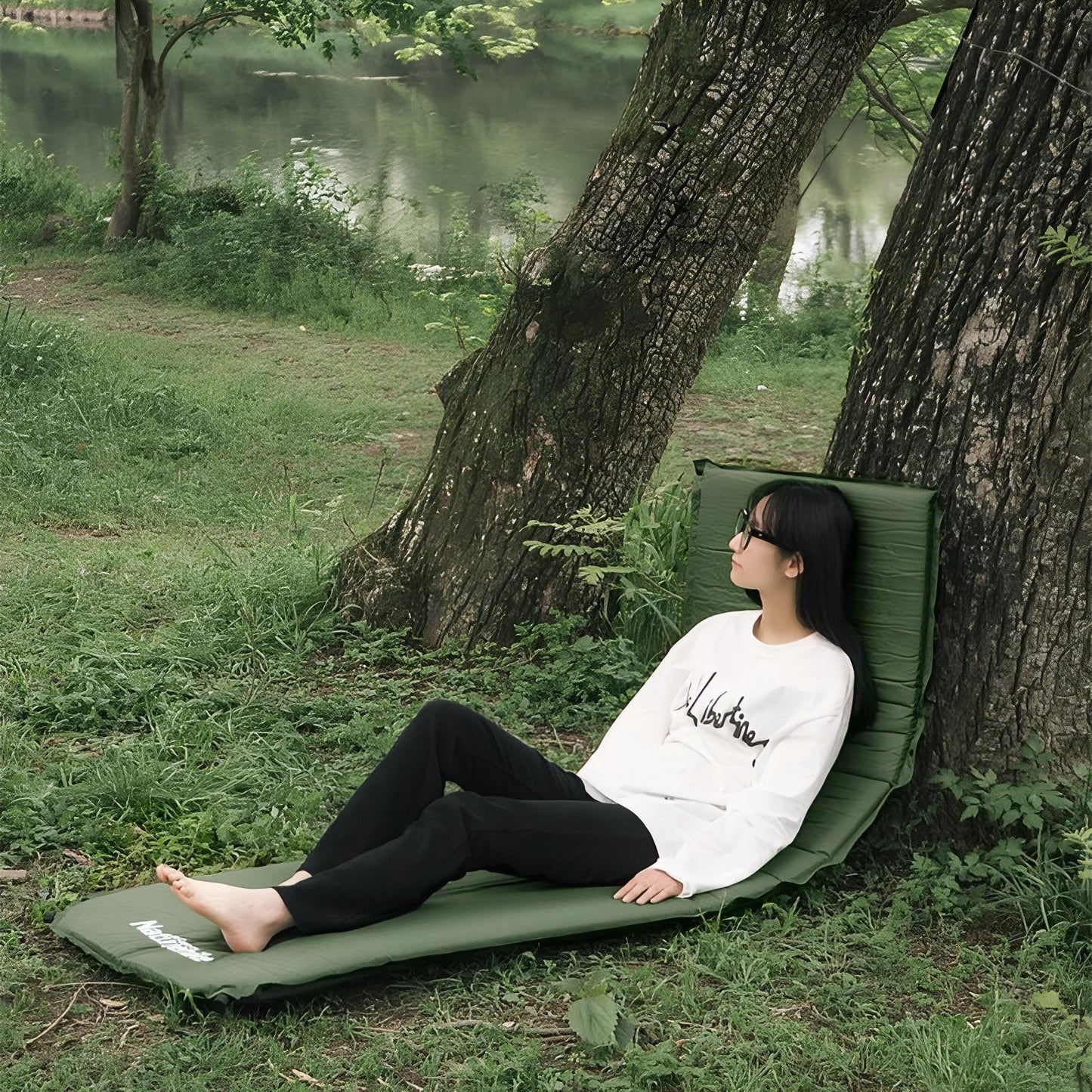 Matelas De Camping Autogonflant 1 Personne mise en situation extérieure - Vert Foncé - Gris Foncé - Beige Clair