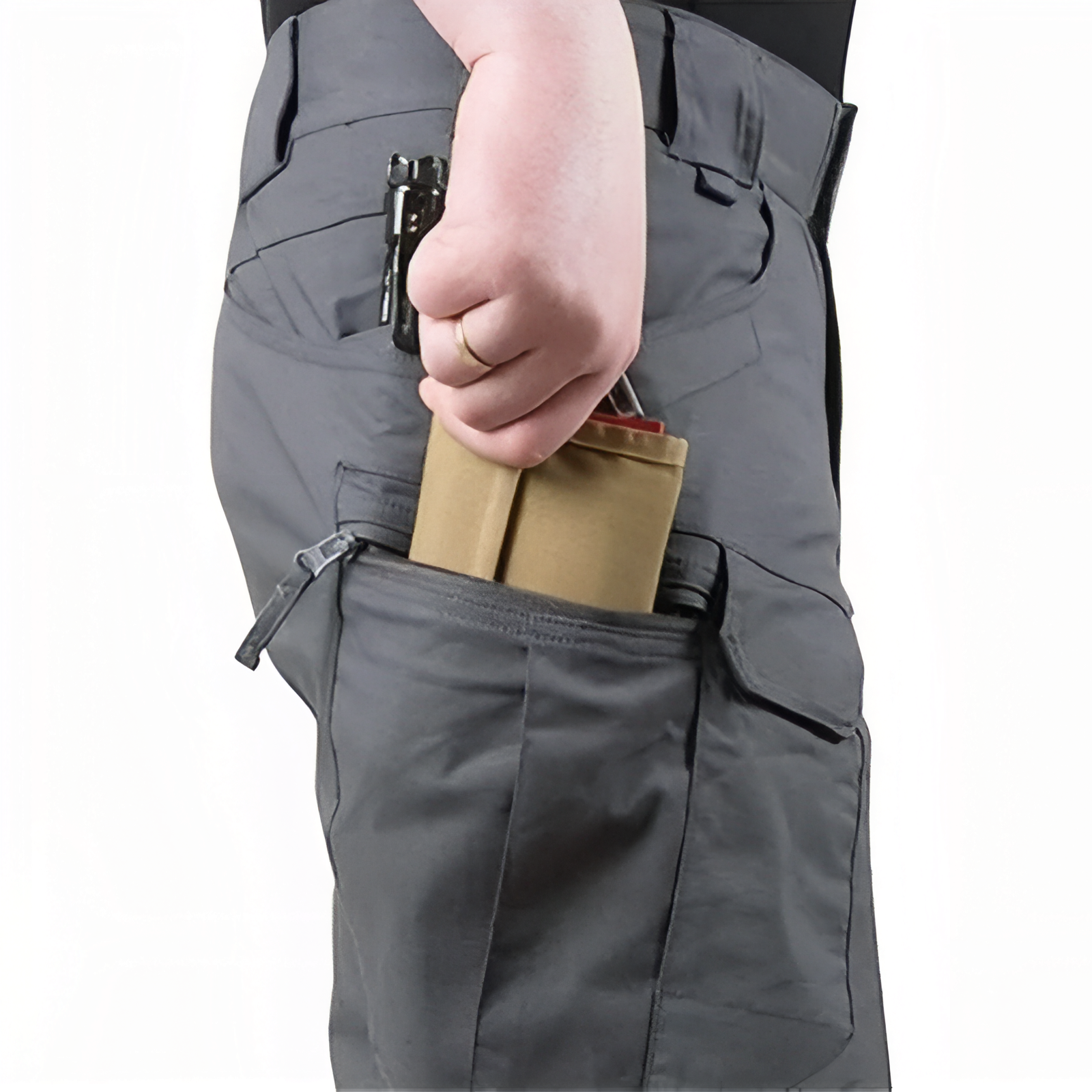 Short Cargo Randonnée Homme gros plan poche latérale - Noir Charbon - Gris Anthracite - Vert Olive - Beige Clair