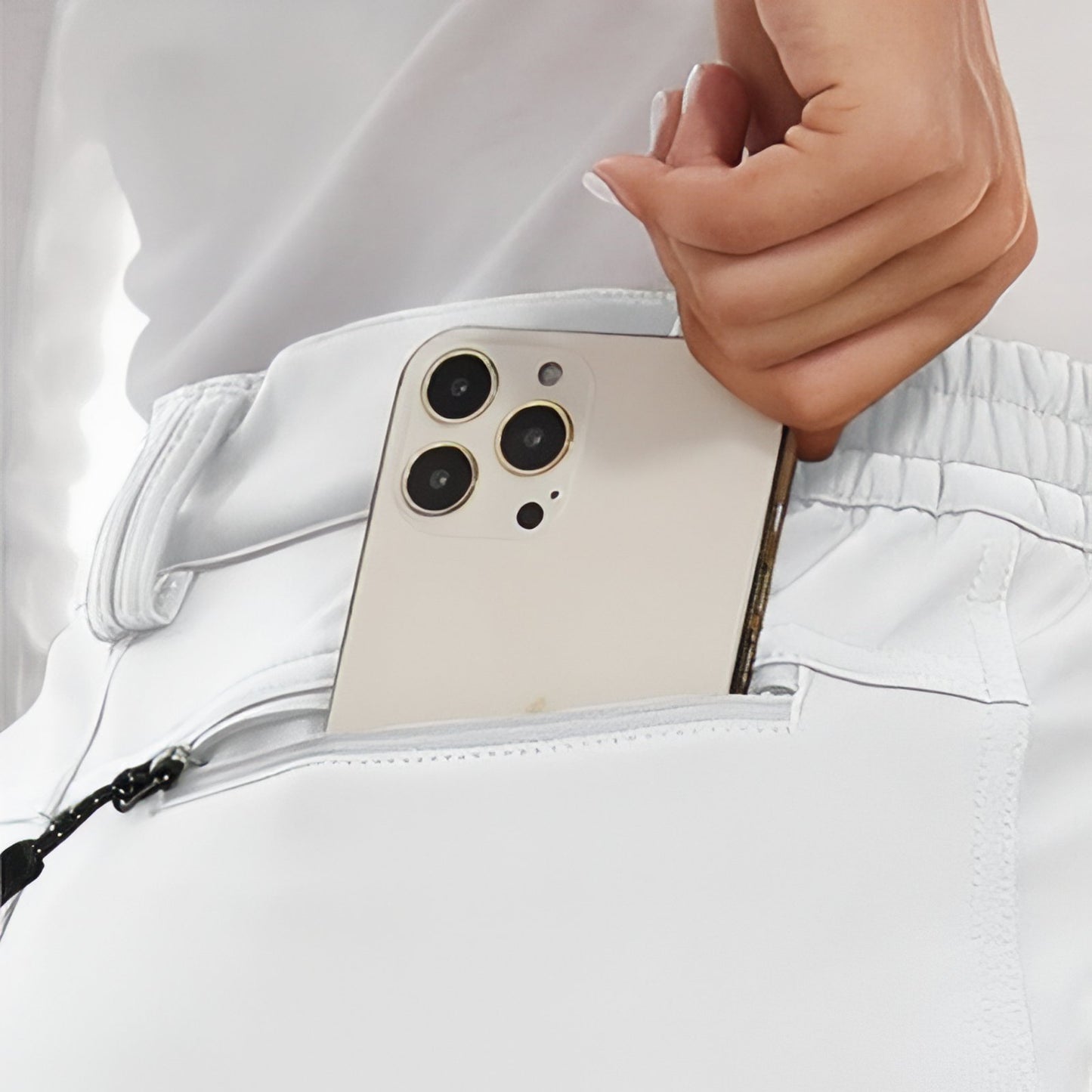 Pantalon Randonnée Chaud Femme gros plan poche ouverte - Blanc - Noir - Beige Sable