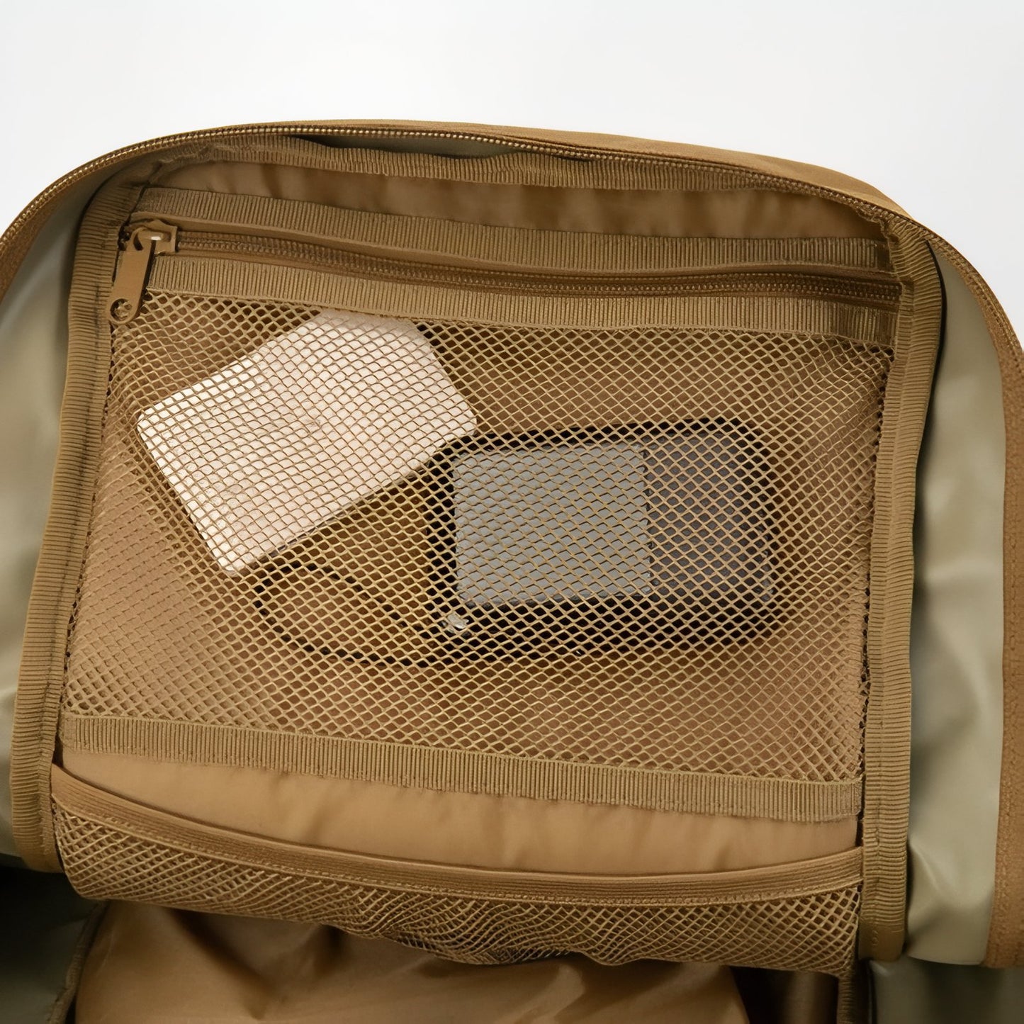 Sac à Dos Militaire Sable 25L compartiment ouvert - Marron Foncé