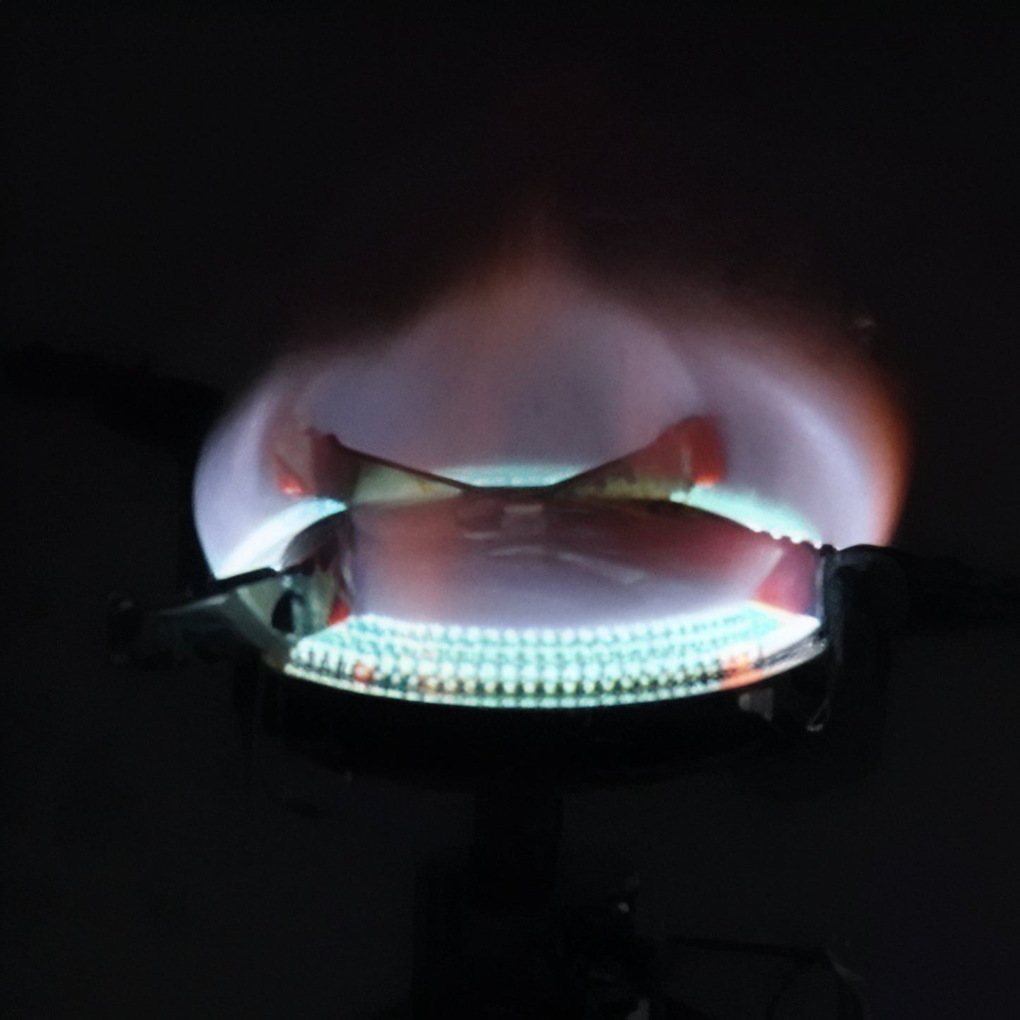 Réchaud Anti-Vent flamme en action - Bleu et Argent