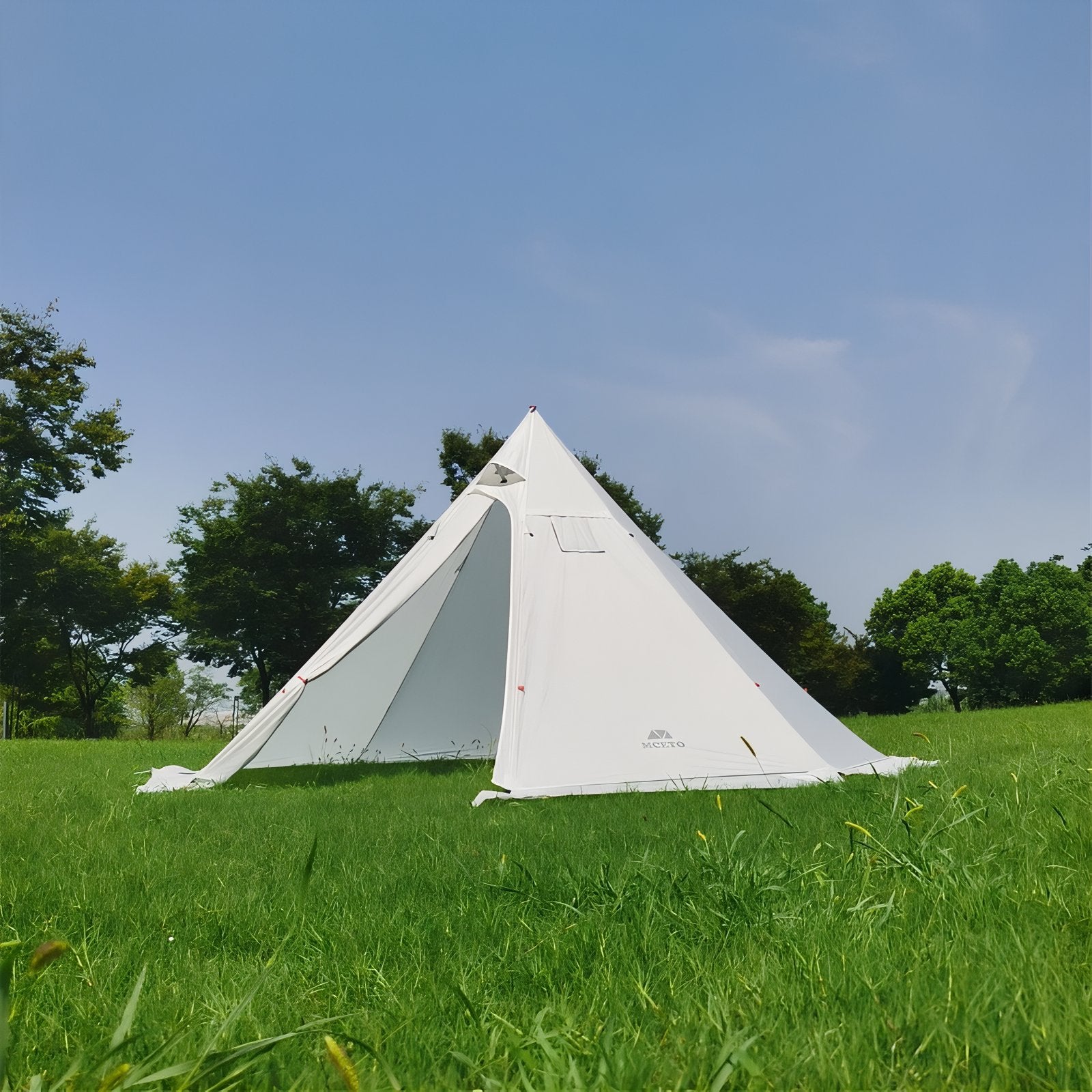Tente Tipi Hiver 4-6 Personnes mise en situation extérieure - Beige Sable - Vert Olive - Blanc Pur