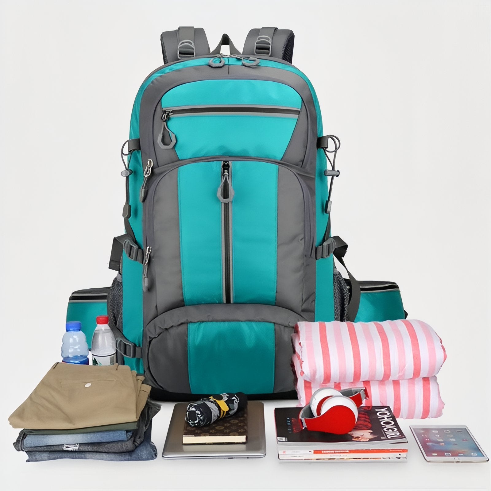 Sac à Dos Randonnée Multi-Poches 55L mise en situation avec articles - Turquoise et Gris - Gris Foncé et Noir - Gris Foncé et Bleu Marine - Noir Profond - Orange et Gris