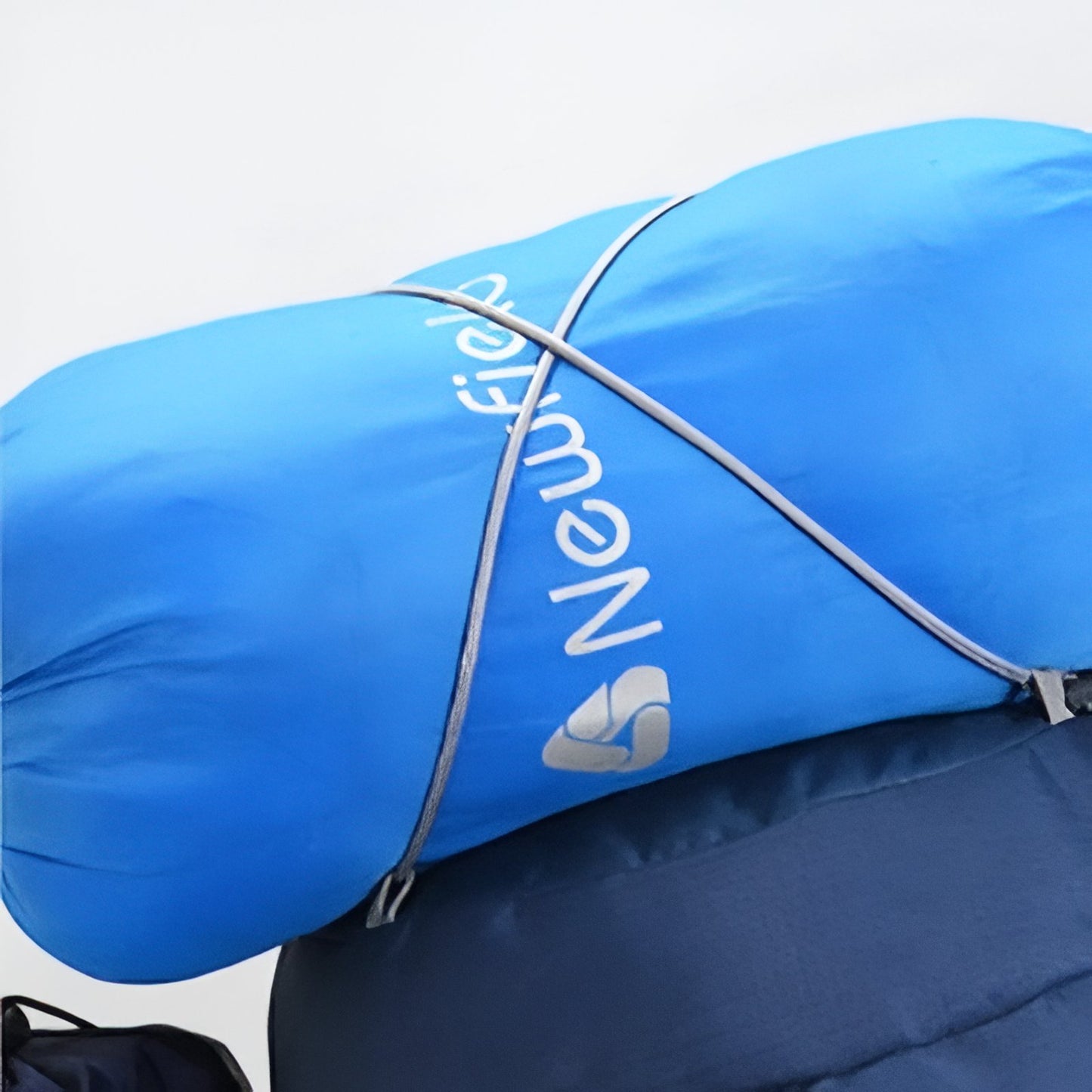 Sac à Dos Randonnée Respirant 60 Litres gros plan produit emballé - Violet - Vert - Noir - Bleu Marine