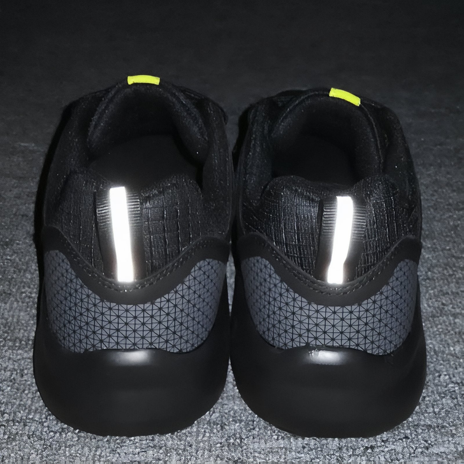 Baskets de Randonnée Imperméables gros plan arrière - Noir - Noir et Rouge - Noir et Bleu
