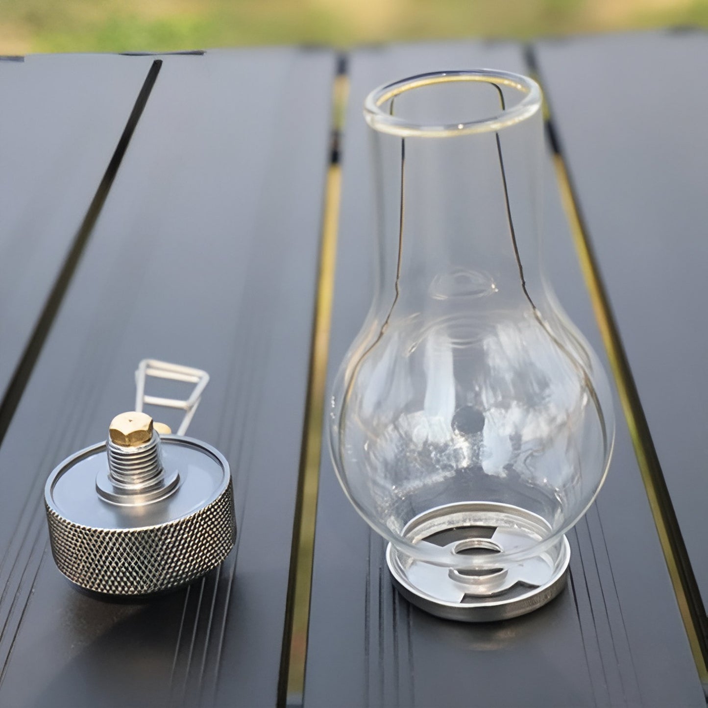 Lanterne À Gaz détail de la base - Gris et Transparent