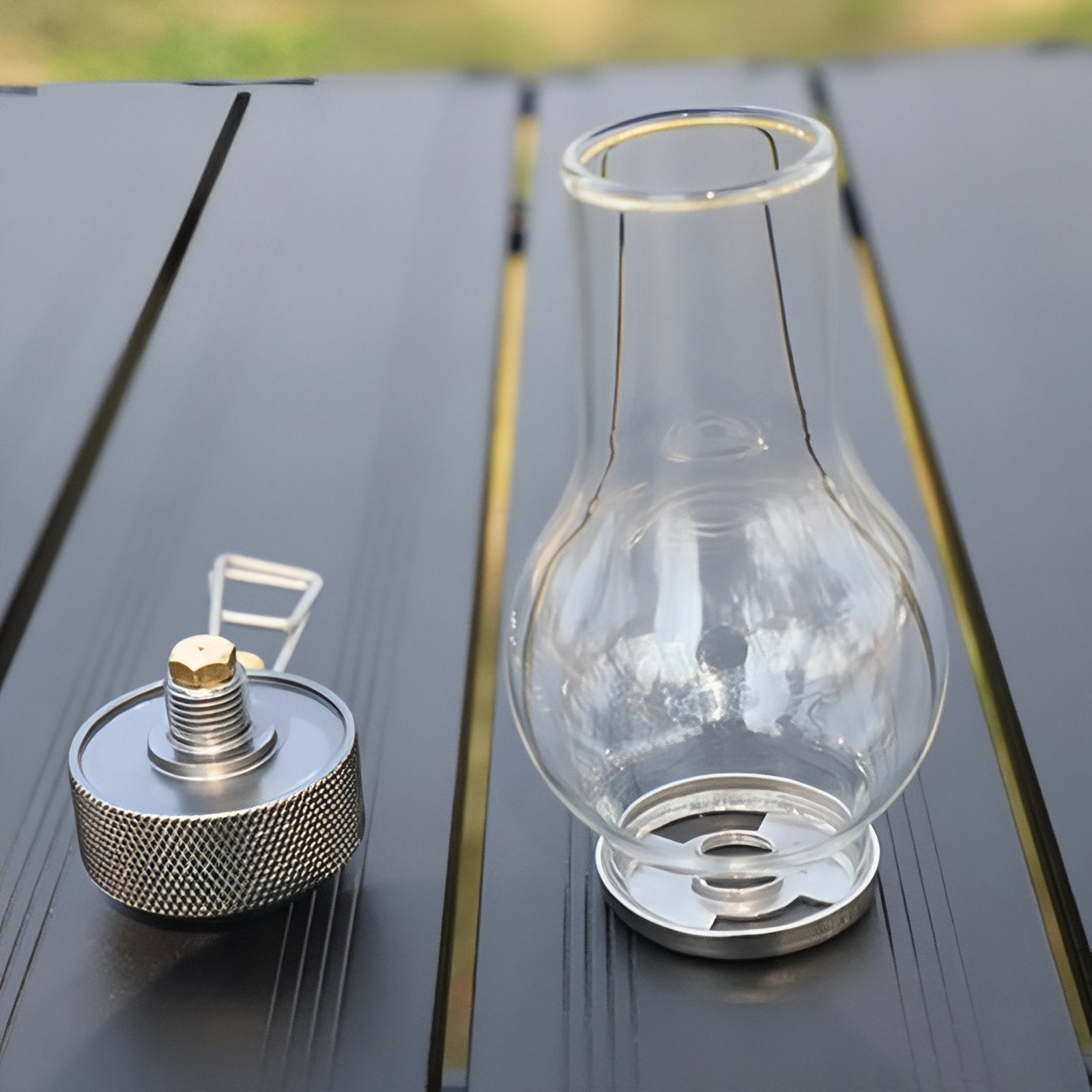 Lanterne À Gaz détail de la base - Gris et Transparent