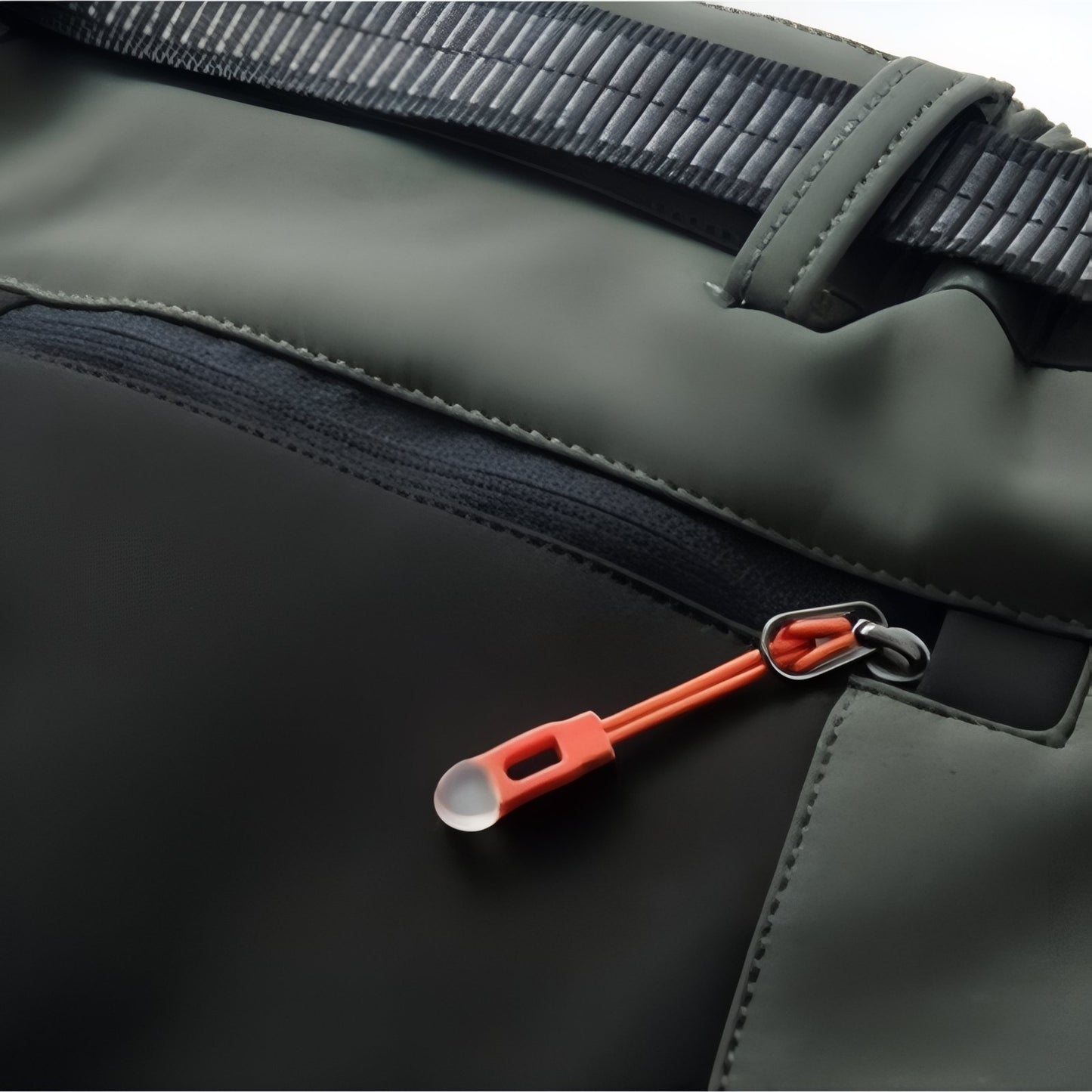 Pantalon Randonnée Déperlant Homme gros plan fermeture zippée - Vert Foncé et Noir - Gris Foncé et Orange - Noir et Orange