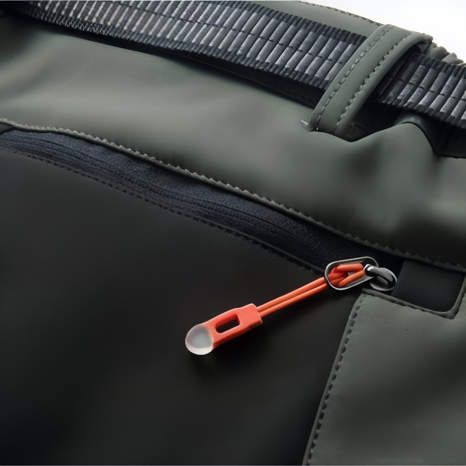 Pantalon Randonnée Déperlant Homme gros plan fermeture zippée - Vert Foncé et Noir - Gris Foncé et Orange - Noir et Orange