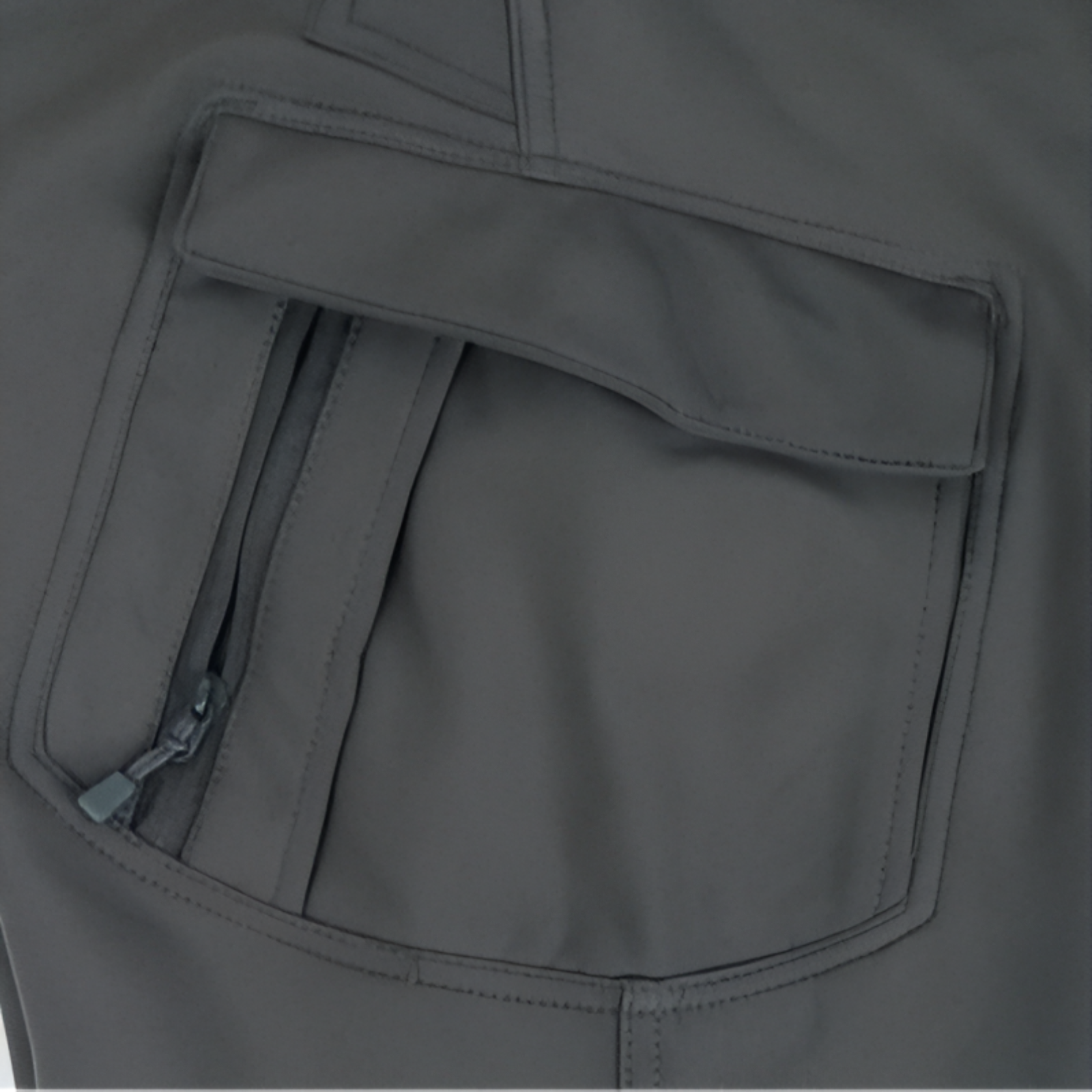 Pantalon Multi Poches Randonnée Homme gros plan poche zippée - Vert Olive - Gris Foncé - Noir Profond - Beige Sable