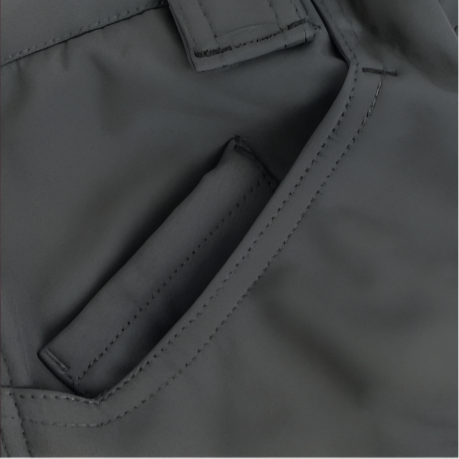 Pantalon Multi Poches Randonnée Homme gros plan poche - Vert Olive - Gris Foncé - Noir Profond - Beige Sable