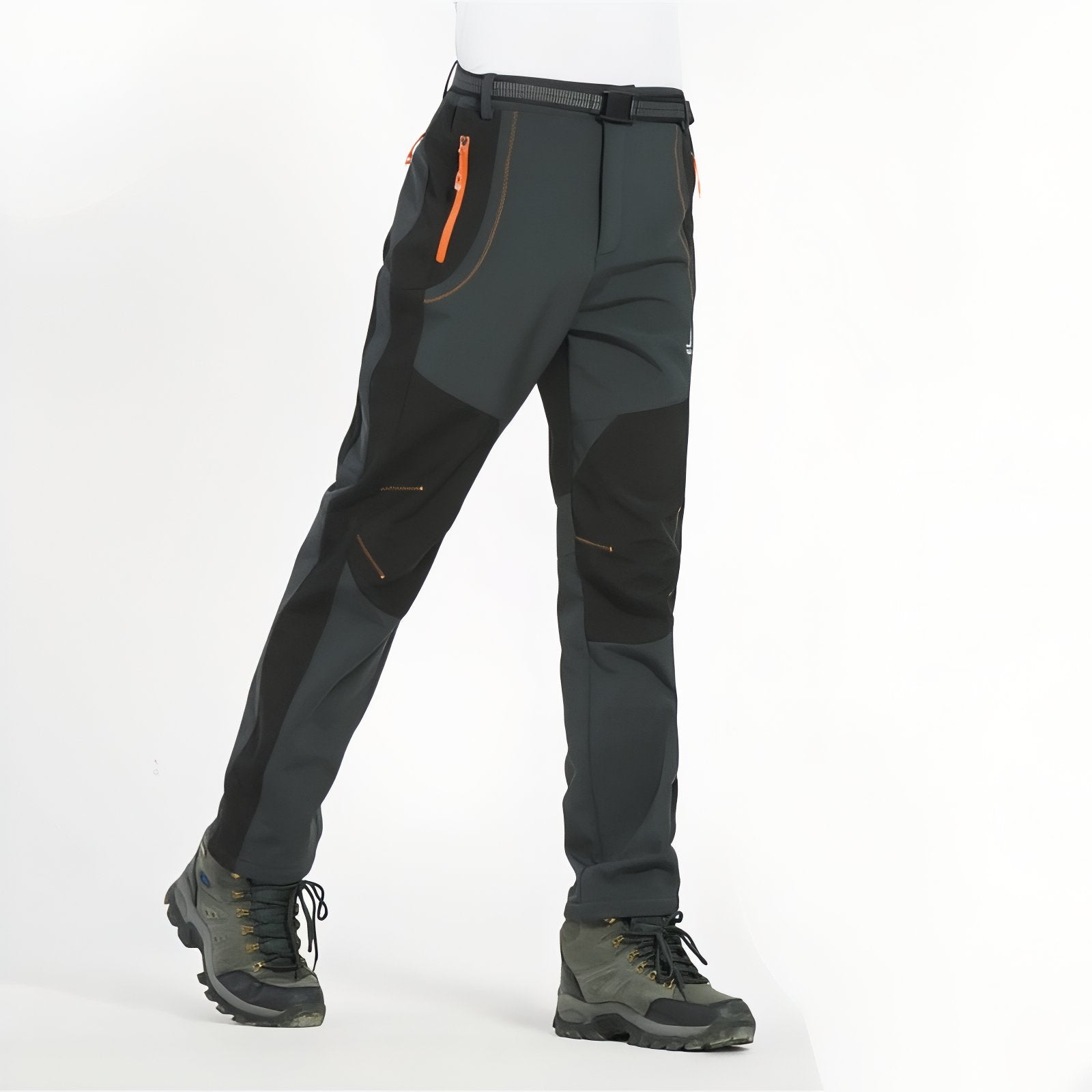 Pantalon Randonnée Déperlant Homme portée debout - Vert Foncé et Noir - Gris Foncé et Orange - Noir et Orange