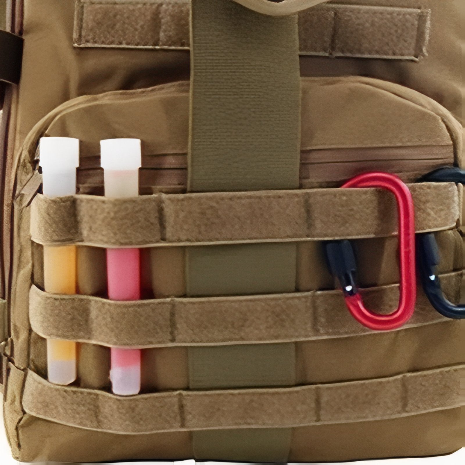 Sac à Dos Militaire 40 Litres gros plan compartiment extérieur - Vert Olive - Beige Sable - Noir - Gris