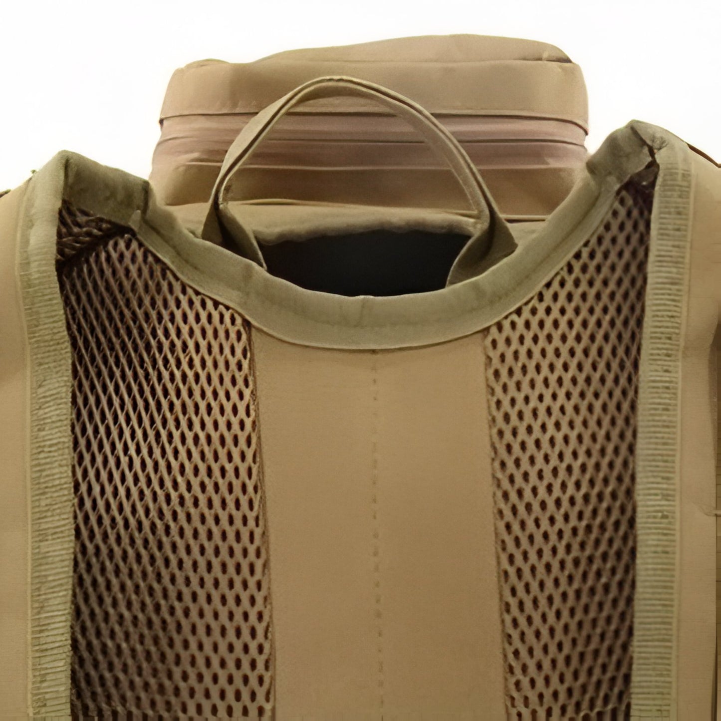 Sac à Dos Militaire 40 Litres détail partie arrière - Vert Olive - Beige Sable - Noir - Gris