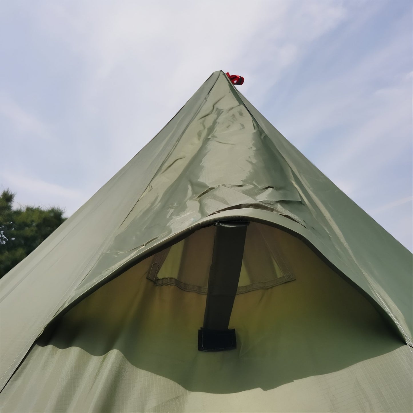 Tente Tipi Hiver 4-6 Personnes vue du sommet - Beige Sable - Vert Olive - Blanc Pur