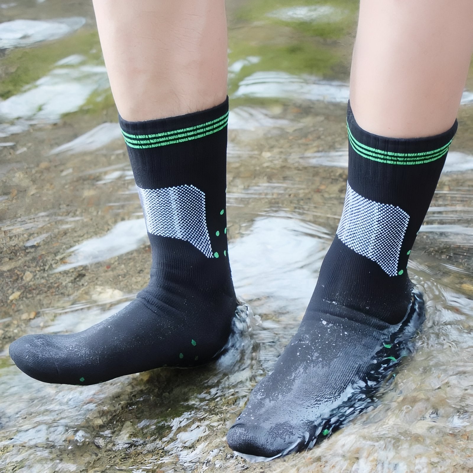 Chaussettes Étanches Randonnée portée dans l'eau - Noir et Blanc - Bleu - Jaune Fluo - Rouge Foncé - Vert Fluo - Noir - Gris et Noir - Gris Foncé et Gris Clair - Noir et Bordeaux