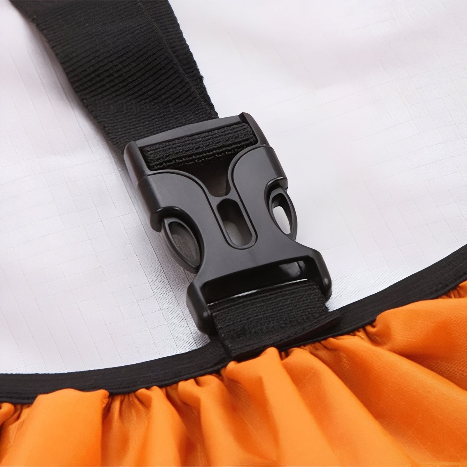Housse Anti-Pluie Pour Sac de Randonnée 20-60L gros plan fermeture clip - Vert Olive - Vert Fluo - Bleu - Noir - Orange Fluo