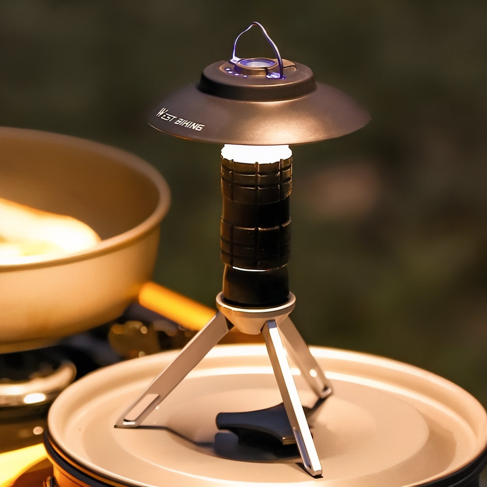 Lanterne Ultra Légère Randonnée mise en situation camping - Noir et Argent - Vert Olive - Turquoise et Argent