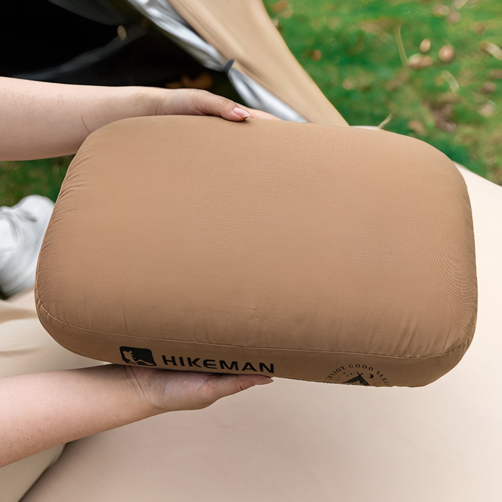 Coussin Ergonomique pour Bivouac portée à la main - Marron Clair - Vert Sauge