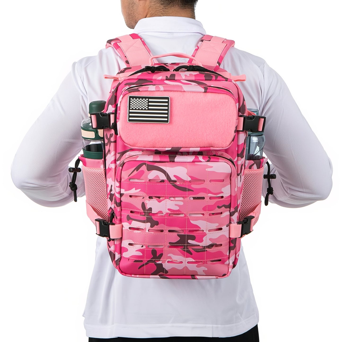 Sac à Dos Camouflage Rose 25L portée sur le dos - Rose
