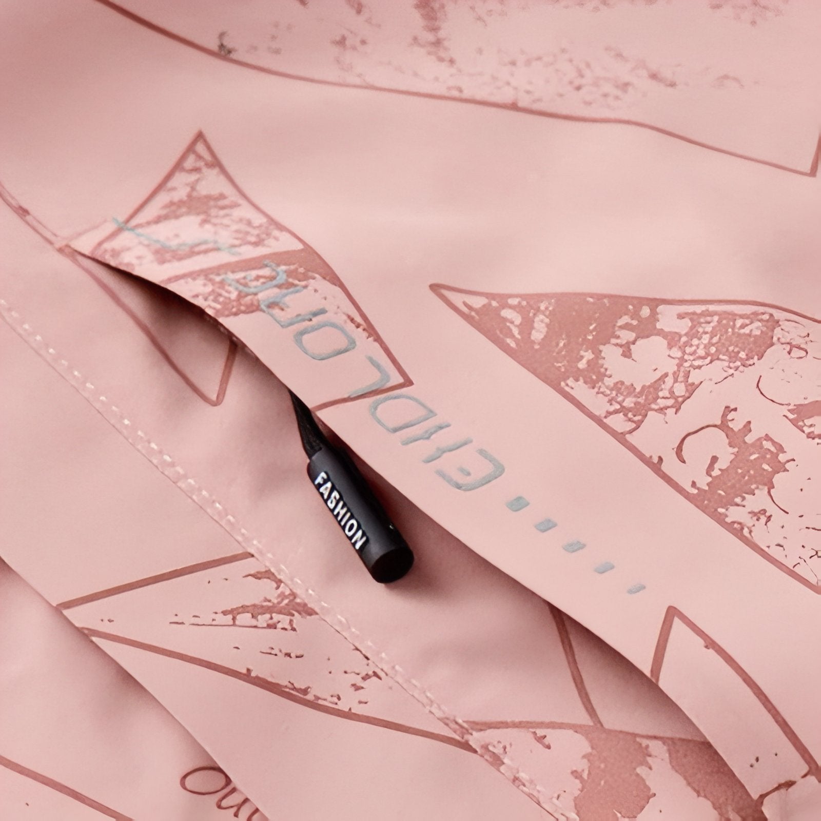 Veste Imperméable Randonnée Femme gros plan fermeture zippée - Rose 1 - Violet 1 - Vert Femme - Violet 2 - Rose 2 - Noir - Blanc