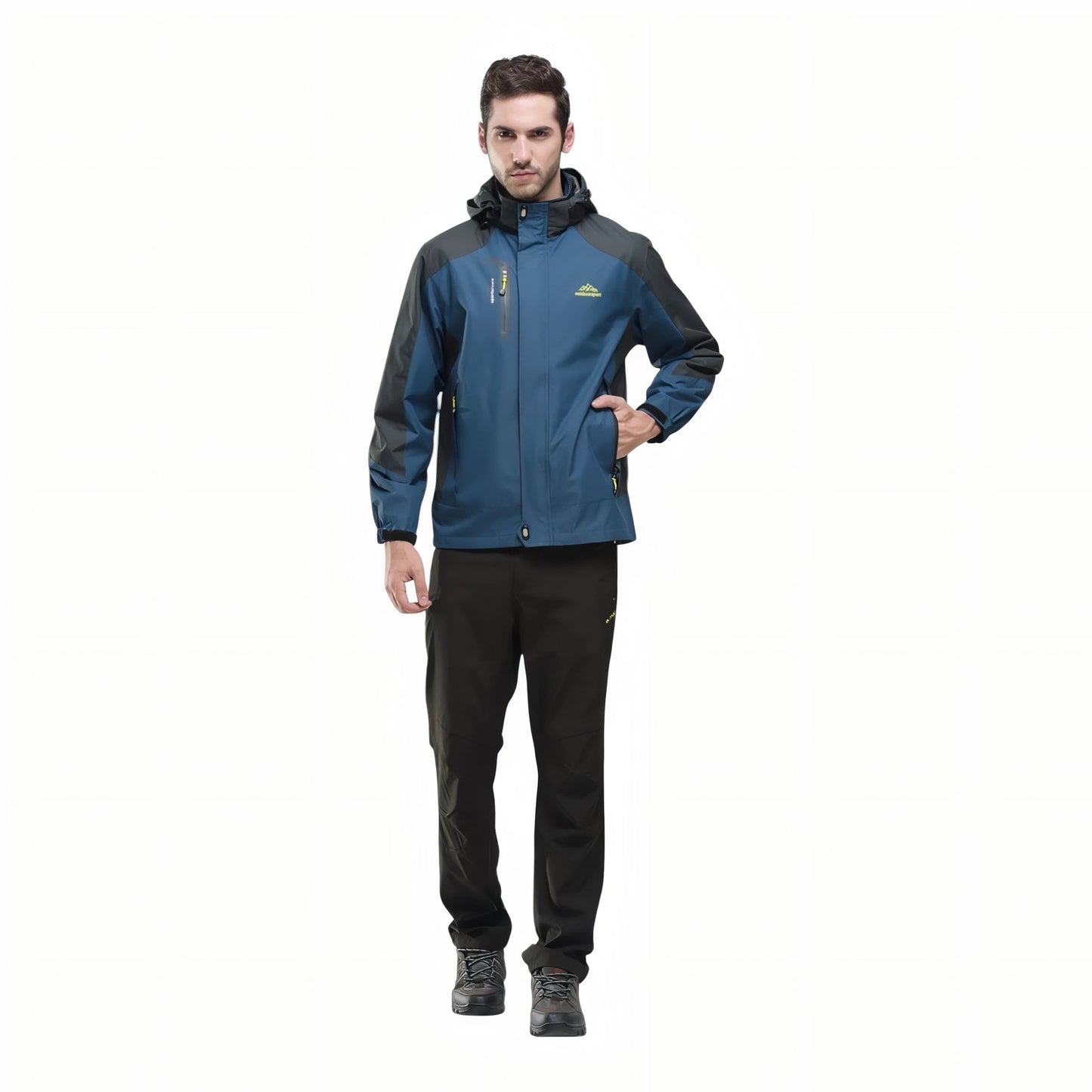 Veste Randonnée Imperméable Respirante Homme portée par un homme - Bleu Ciel et Noir - Rouge et Noir - Vert Olive et Noir - Bleu Marine et Noir - Noir et Jaune
