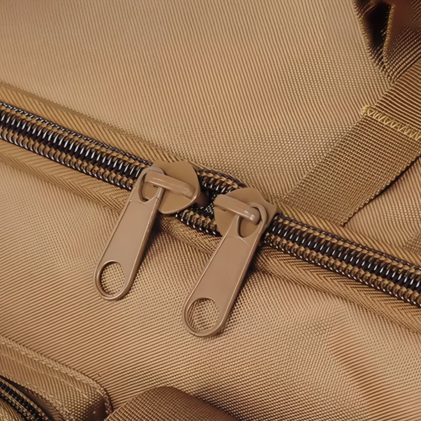 Sac De Transport Militaire 55L gros plan fermeture zippée - Camel - Vert Olive - Noir