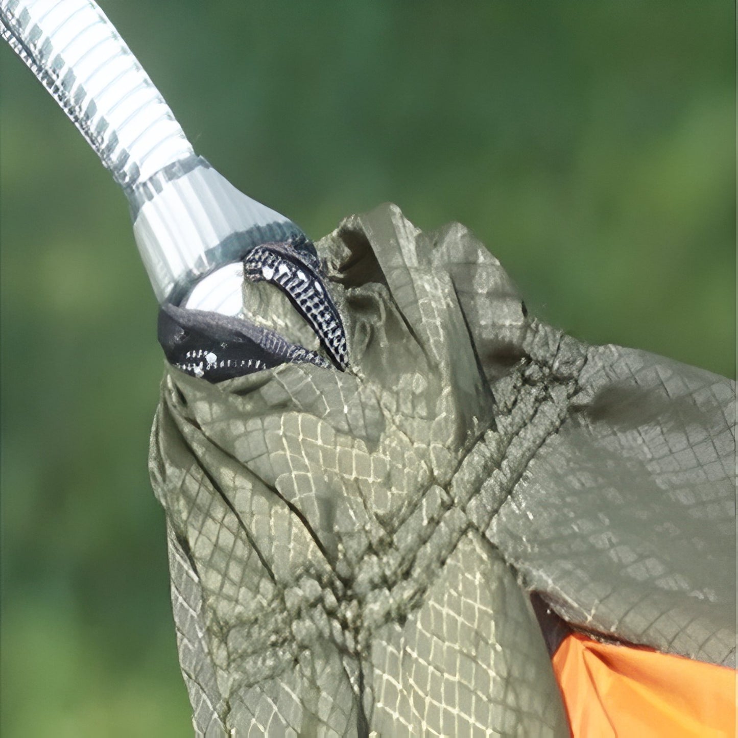 Hamac Moustiquaire Randonnée gros plan fermeture zippée - Vert Olive et Orange