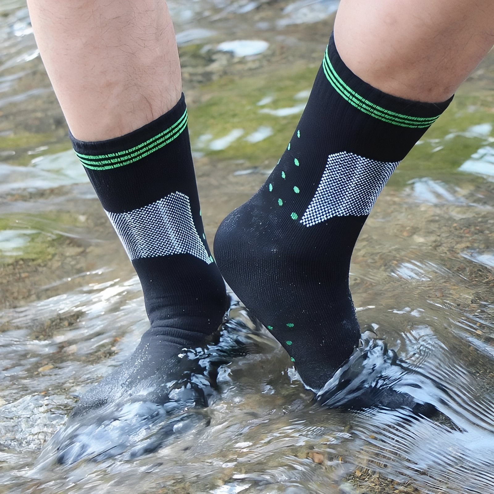Chaussettes Étanches Randonnée portée dans l'eau - Noir et Blanc - Bleu - Jaune Fluo - Rouge Foncé - Vert Fluo - Noir - Gris et Noir - Gris Foncé et Gris Clair - Noir et Bordeaux