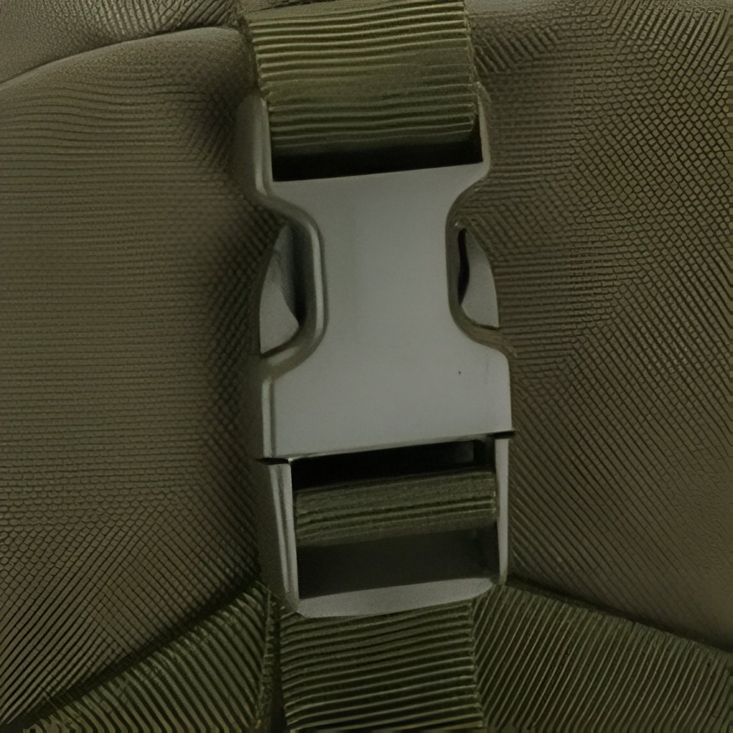 Sac à Dos Militaire 25 Litres gros plan fermeture clip - Vert Olive - Vert Camouflage - Gris Camouflage - Olive Camouflage - Noir