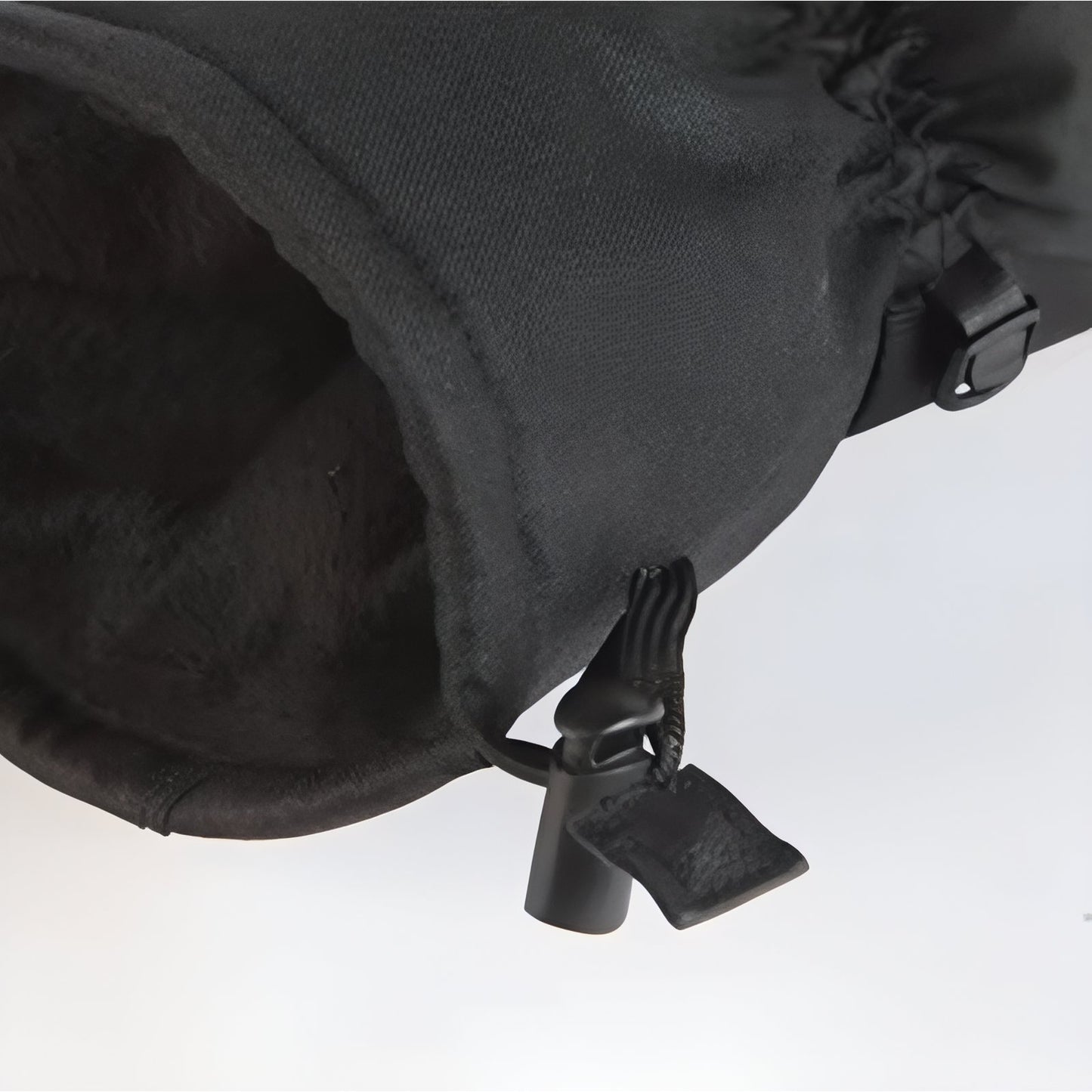 Gants Pour Ski de Randonnée gros plan détail sangle - Blanc et Noir - Gris et Noir - Noir Ébène