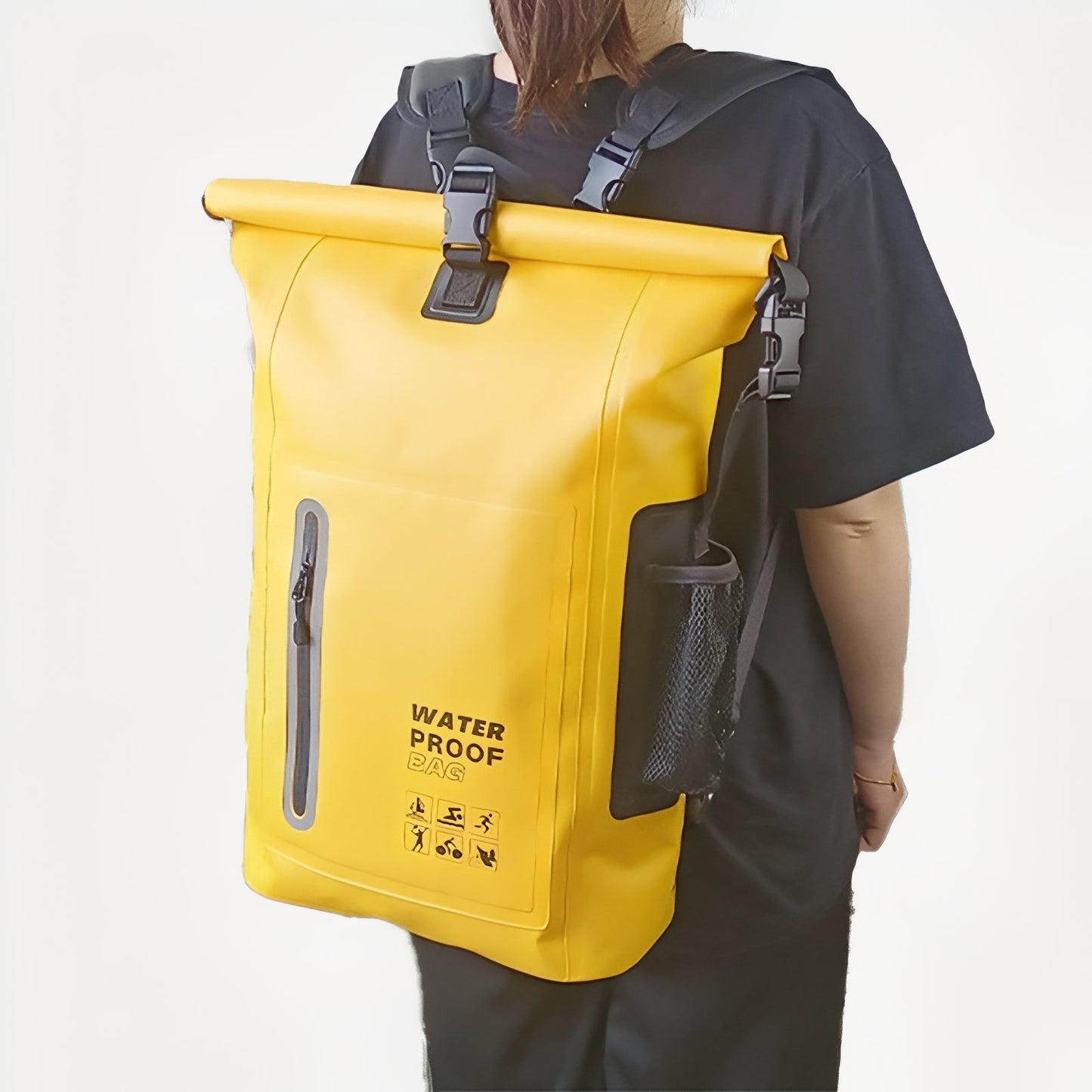 Sac à Dos Étanche Randonnée 30L portée sur le dos - Jaune - Noir - Vert Olive