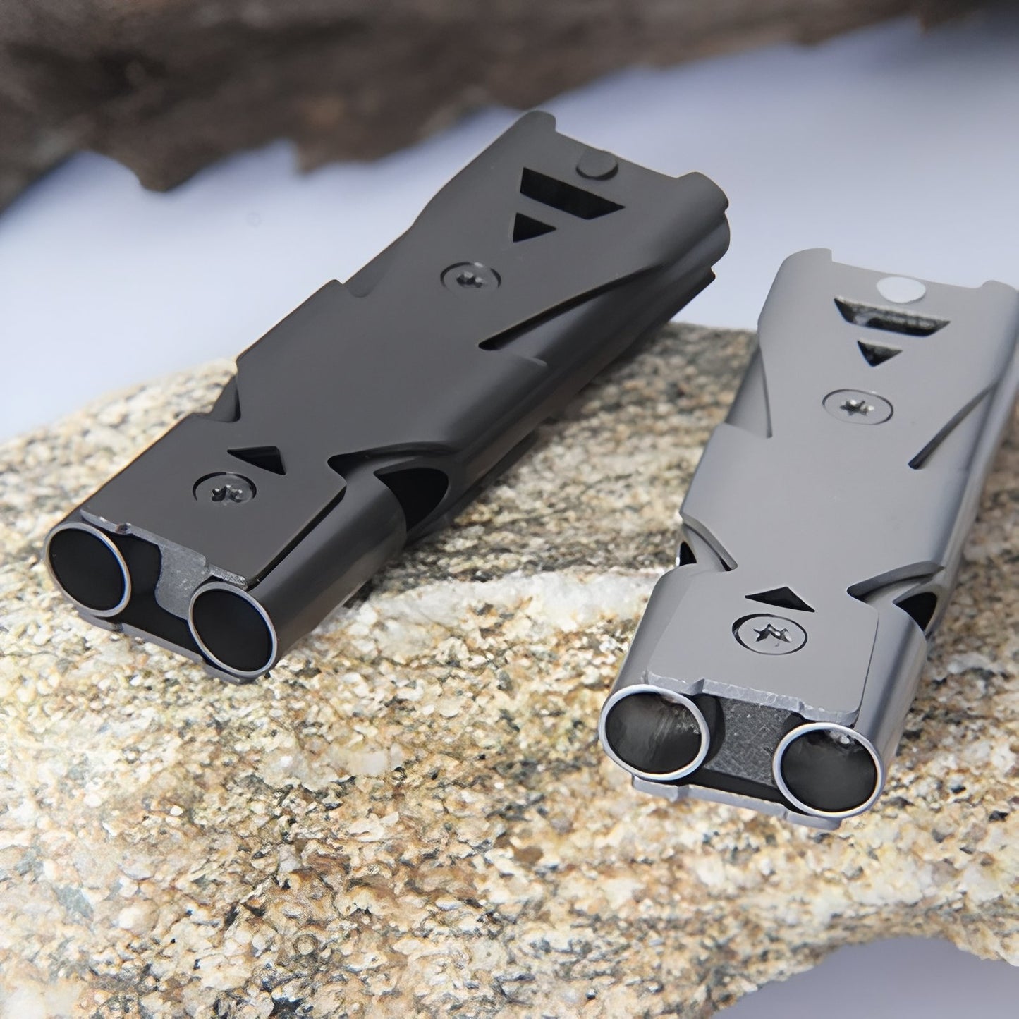 Sifflet De Survie Puissant 180 db deux articles côte à côte - Gris - Noir Mat