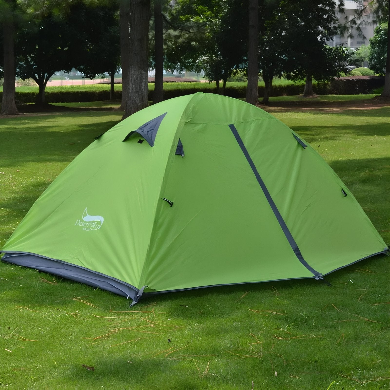 Tente Bivouac 2 Places Légère mise en situation extérieure - Vert Lime et Gris Foncé - Orange Brillant - Bleu Ciel
