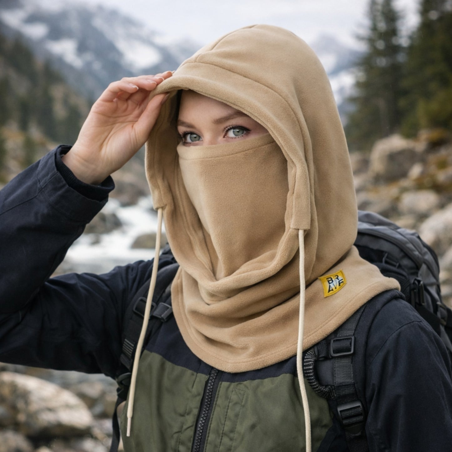 Cagoule Polaire Grand Froid portée à la main - Gris Foncé - Noir - Rose Pâle - Blanc - Beige