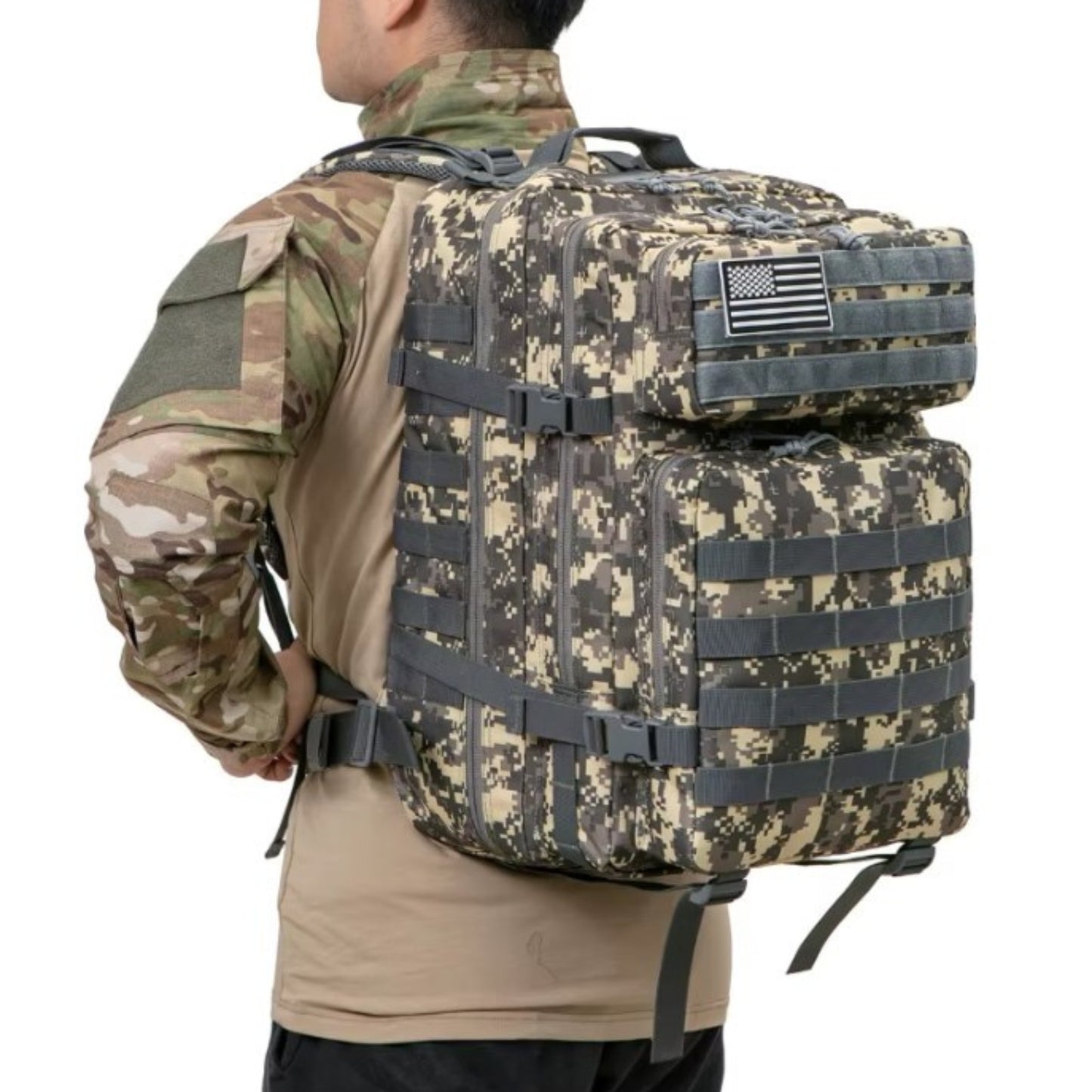 Sac à Dos Camouflage 45L portée sur le dos - Noir et Gris - Gris et Beige - Vert Olive et Beige - Noir - Marron et Vert Forêt - Marron Beige