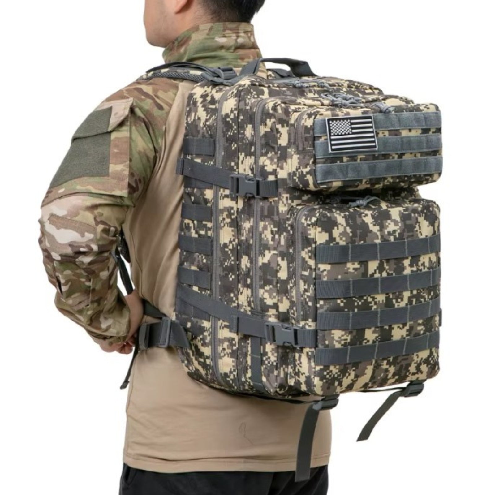 Sac à Dos Camouflage 45L portée sur le dos - Noir et Gris - Gris et Beige - Vert Olive et Beige - Noir - Marron et Vert Forêt - Marron Beige