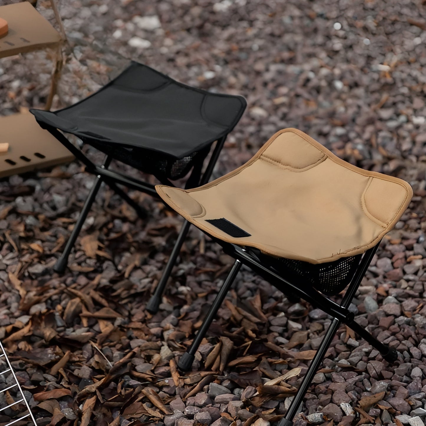 Tabouret Randonnée Ultra Léger deux tabourets côte à côte - Noir Mat - Beige Clair - Vert Militaire