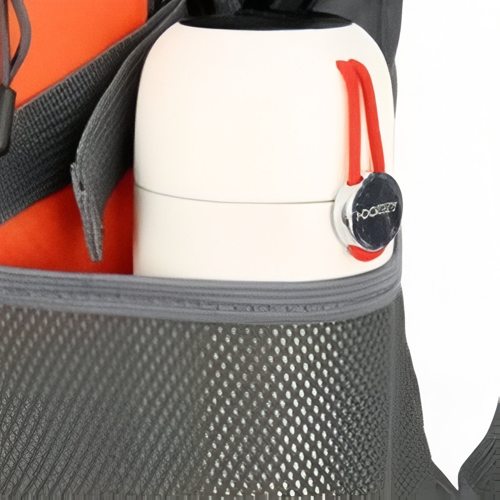Sac à Dos Léger Pour Randonnée 30L gros plan compartiment - Orange et Gris - Vert Foncé et Gris - Gris Foncé et Bleu Marine - Bleu et Gris - Rouge et Gris - Noir Charbon