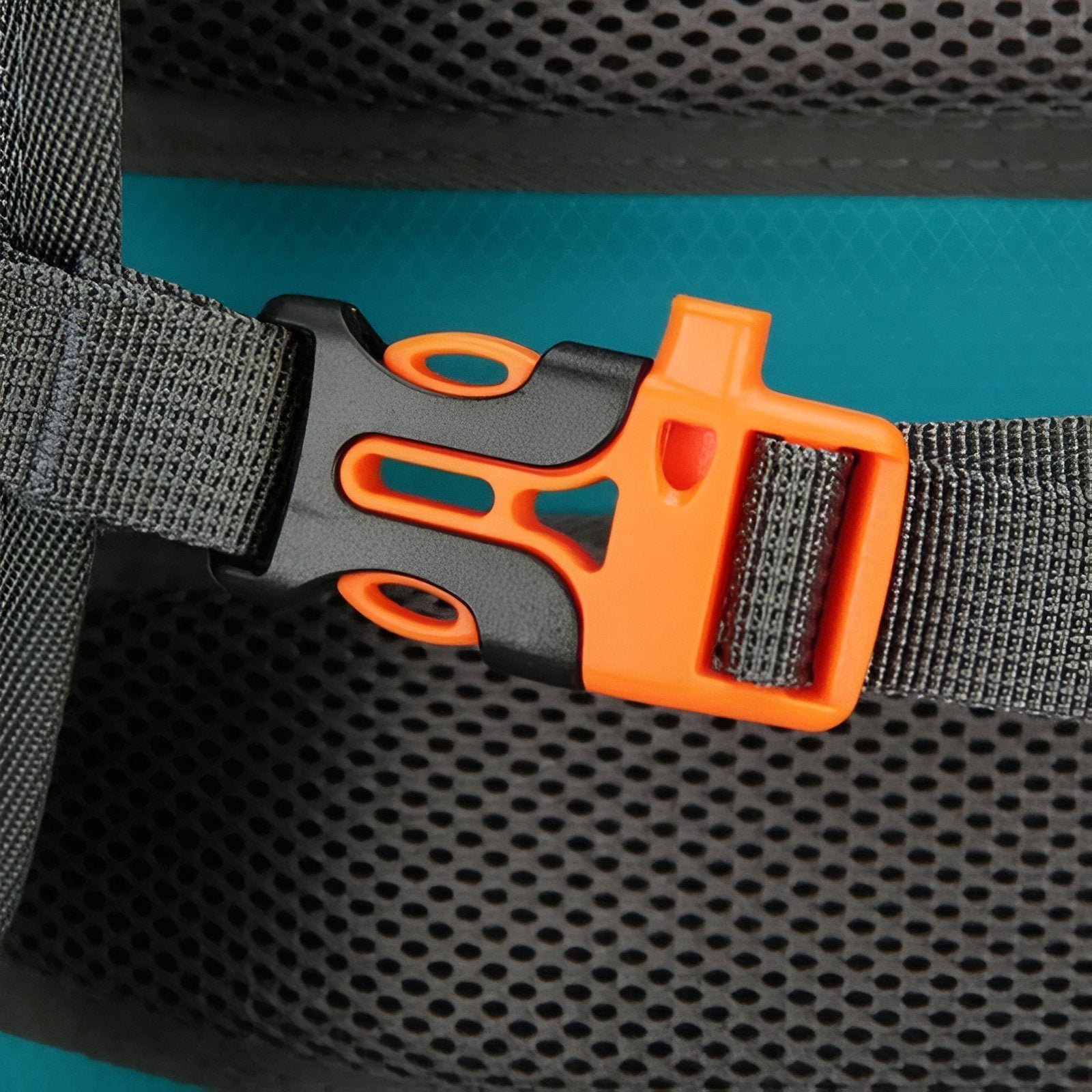 Sac à Dos Randonnée Avec Trou Pour Poche À Eau gros plan fermeture clip - Turquoise et Orange - Bleu Marine et Rouge - Noir et Bleu
