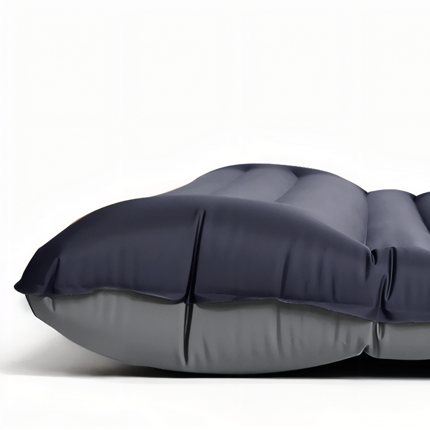 Matelas Camping Gonflable Confortable gros plan produit - Noir - Vert Foncé - Marron