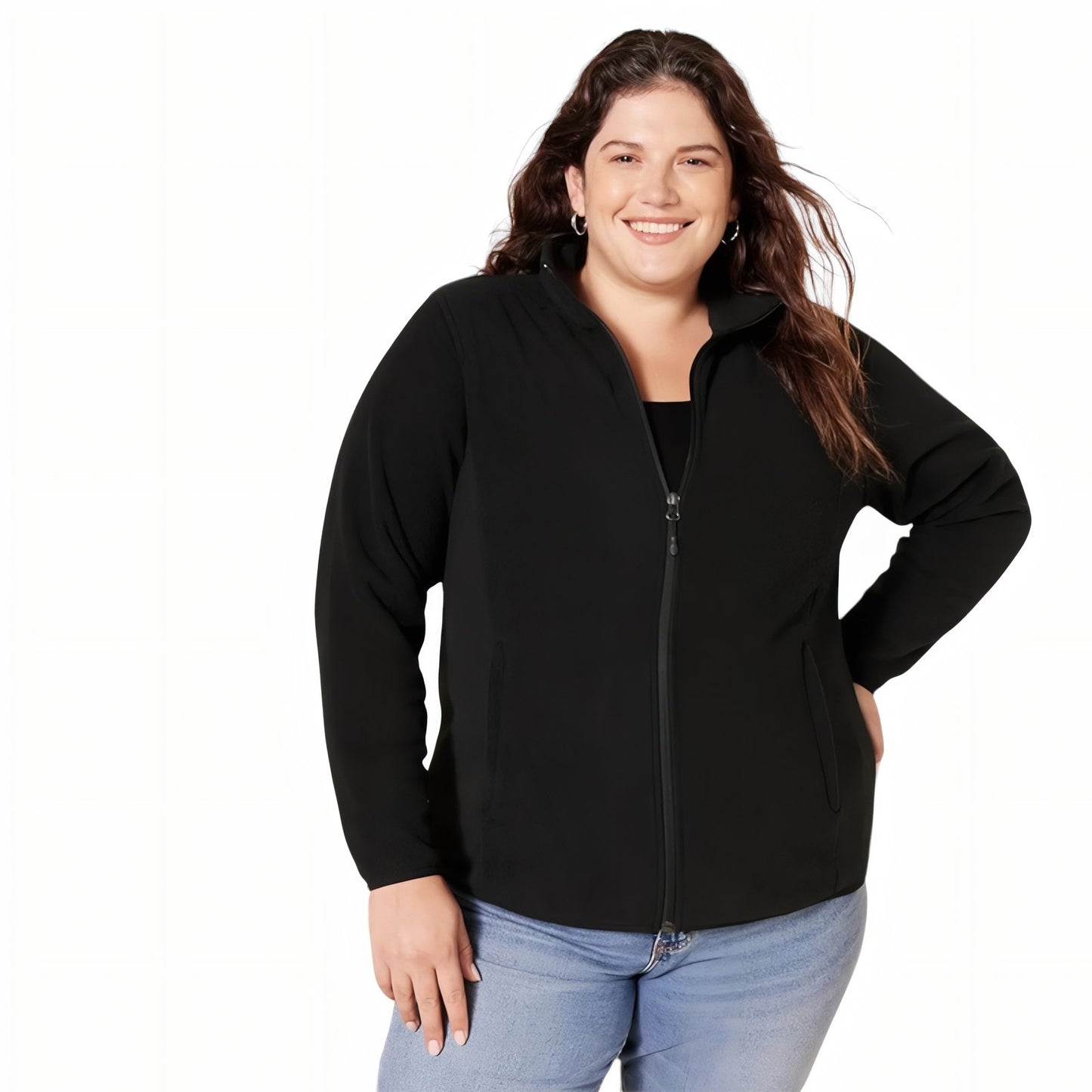 Veste Polaire Randonnée Femme portée par modèle - Bleu Ciel - Bleu Marine - Noir