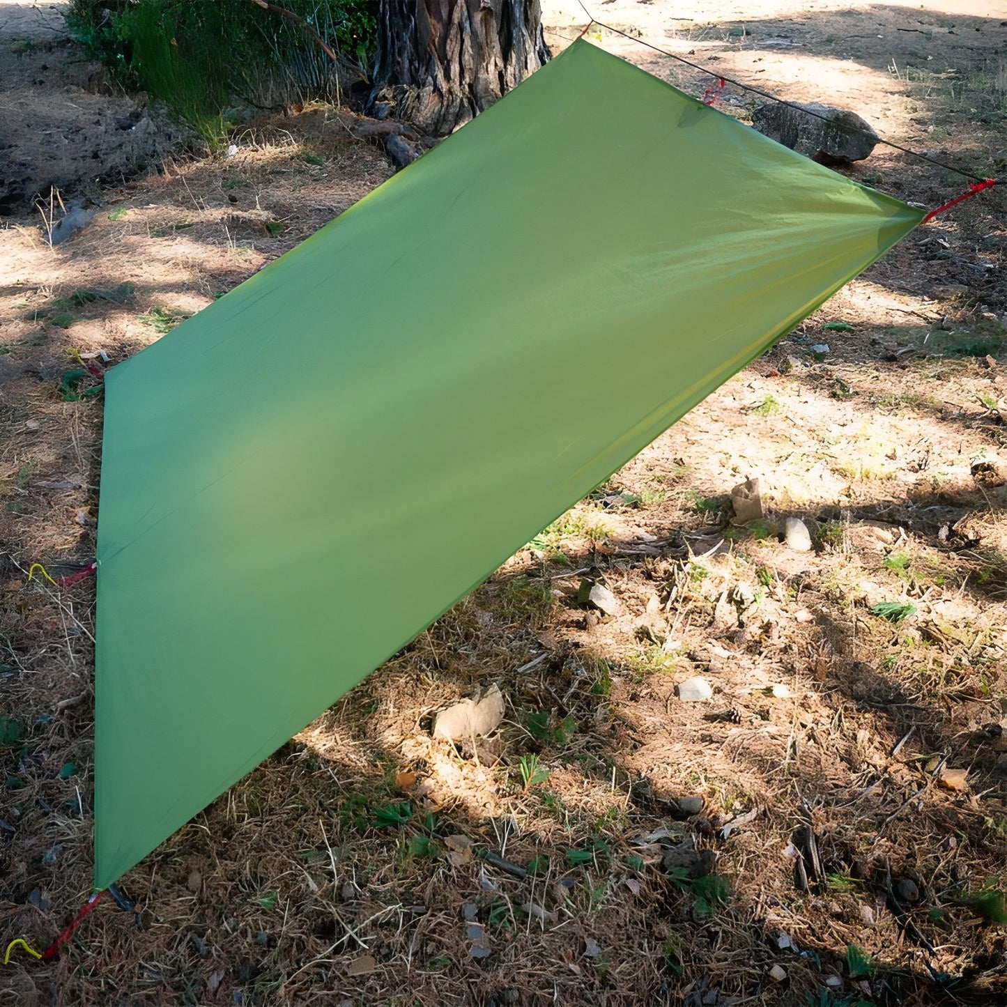 Tarp Randonnée Ultra Léger mise en situation extérieure - Gris Clair - Vert Olive - Marron Olive
