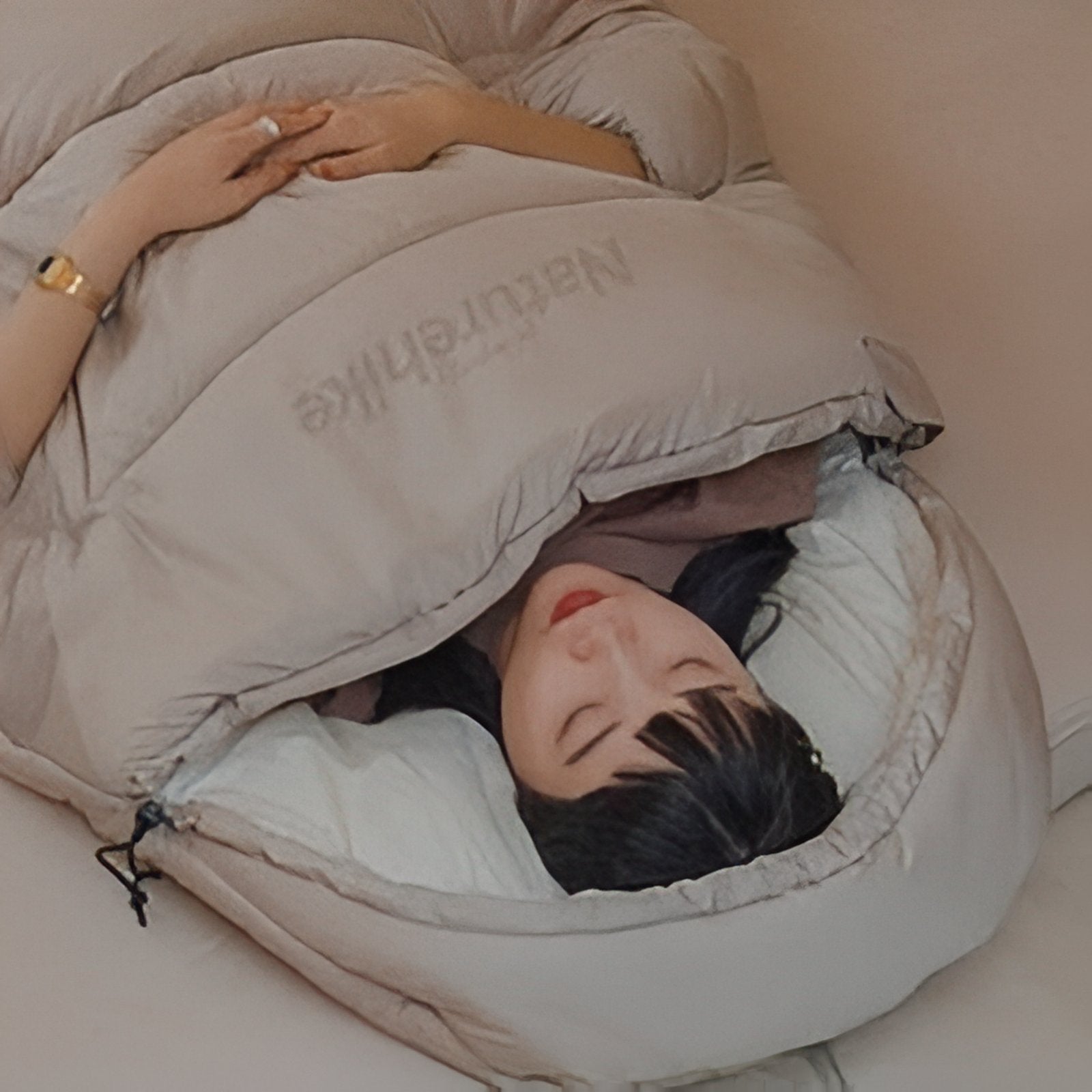 Sac De Couchage Extra Large mise en situation - Beige Clair - Gris Clair