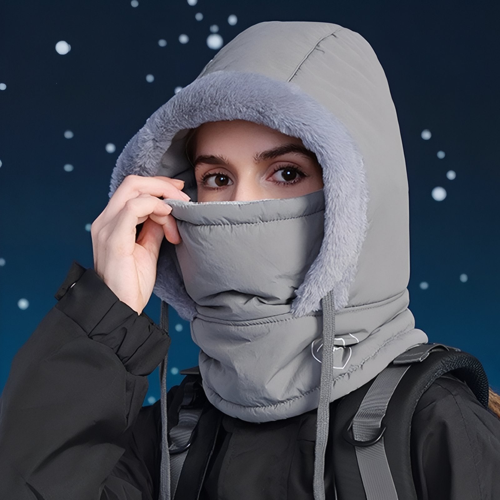 Cagoule Chaude Bataclava portée à la main - Gris Clair - Beige - Noir Ébène - Bleu Marine - Marron - Gris Foncé - Rose Pâle - Blanc