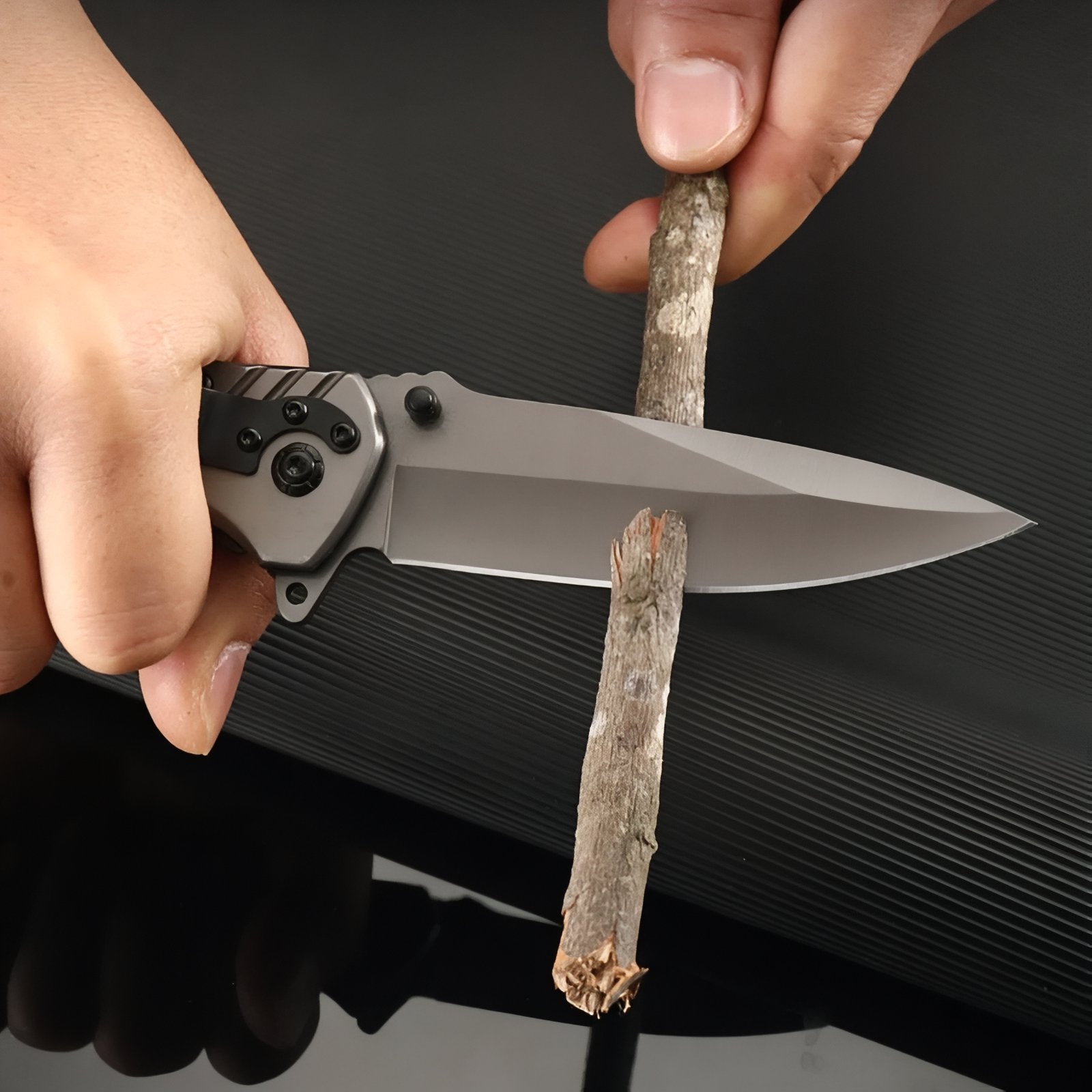 Couteau de Randonnée Pliant utilisation en extérieur - Noir et Gris