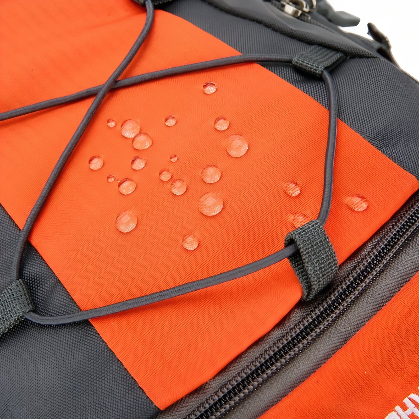 Sac à Dos Léger Pour Randonnée 30L gros plan matière imperméable - Orange et Gris - Vert Foncé et Gris - Gris Foncé et Bleu Marine - Bleu et Gris - Rouge et Gris - Noir Charbon